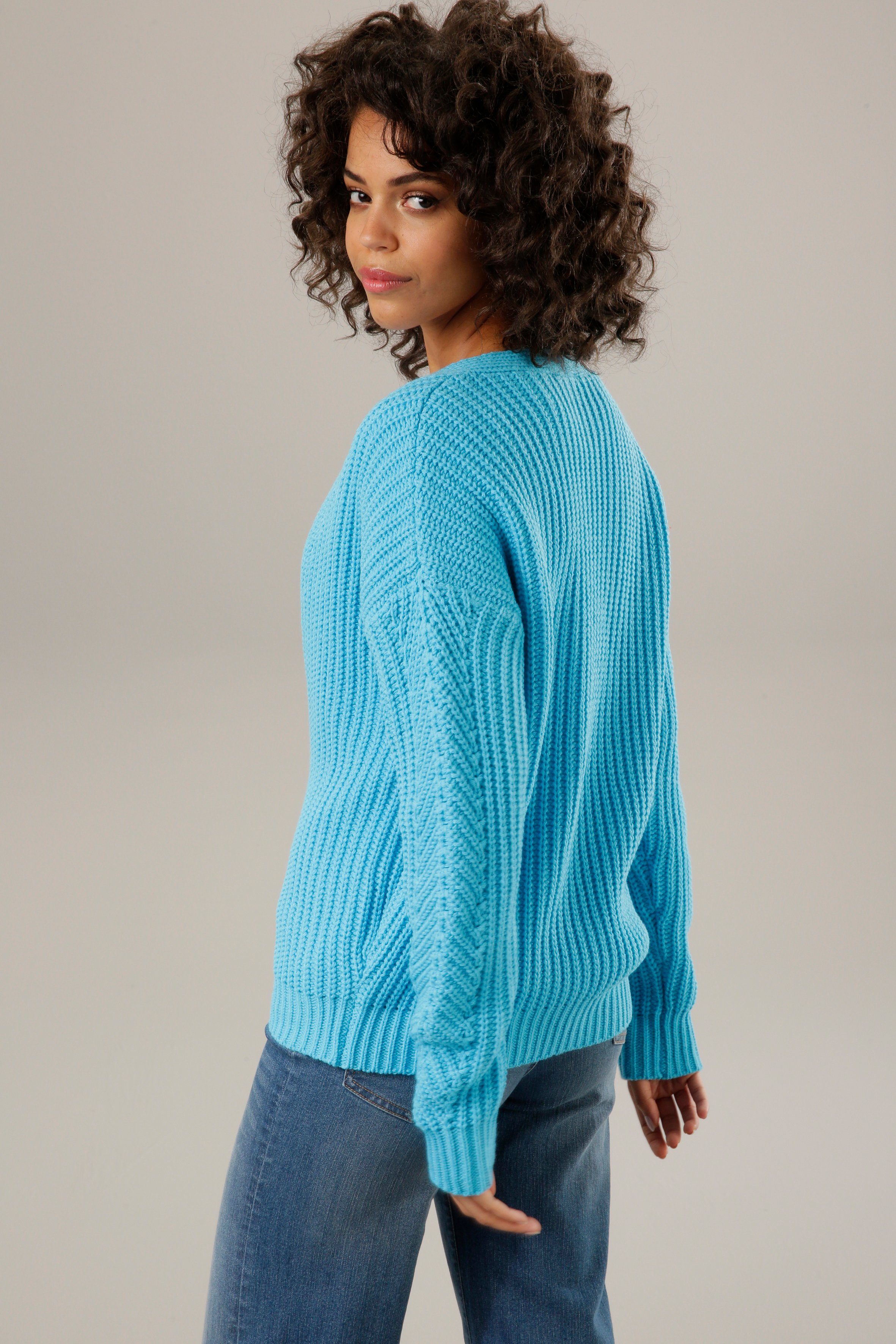 Aniston CASUAL Strickjacke Highlight: das Strickmuster in den langen Ärmeln