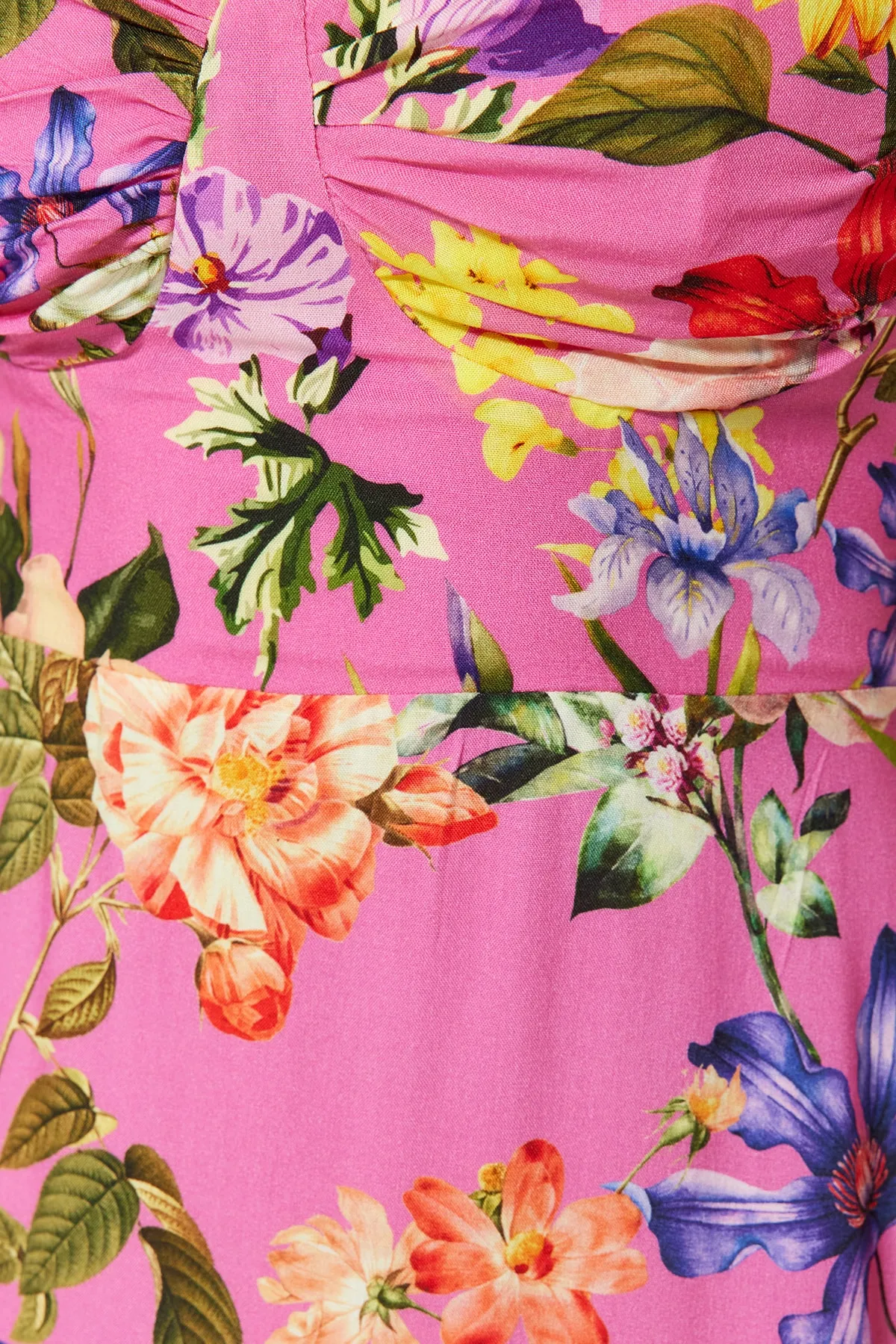 Trendyol Collection  Floral gemustertes, figurbetontes drapiertes Mini-Strandkleid aus Webstoff TBESS23EL00018