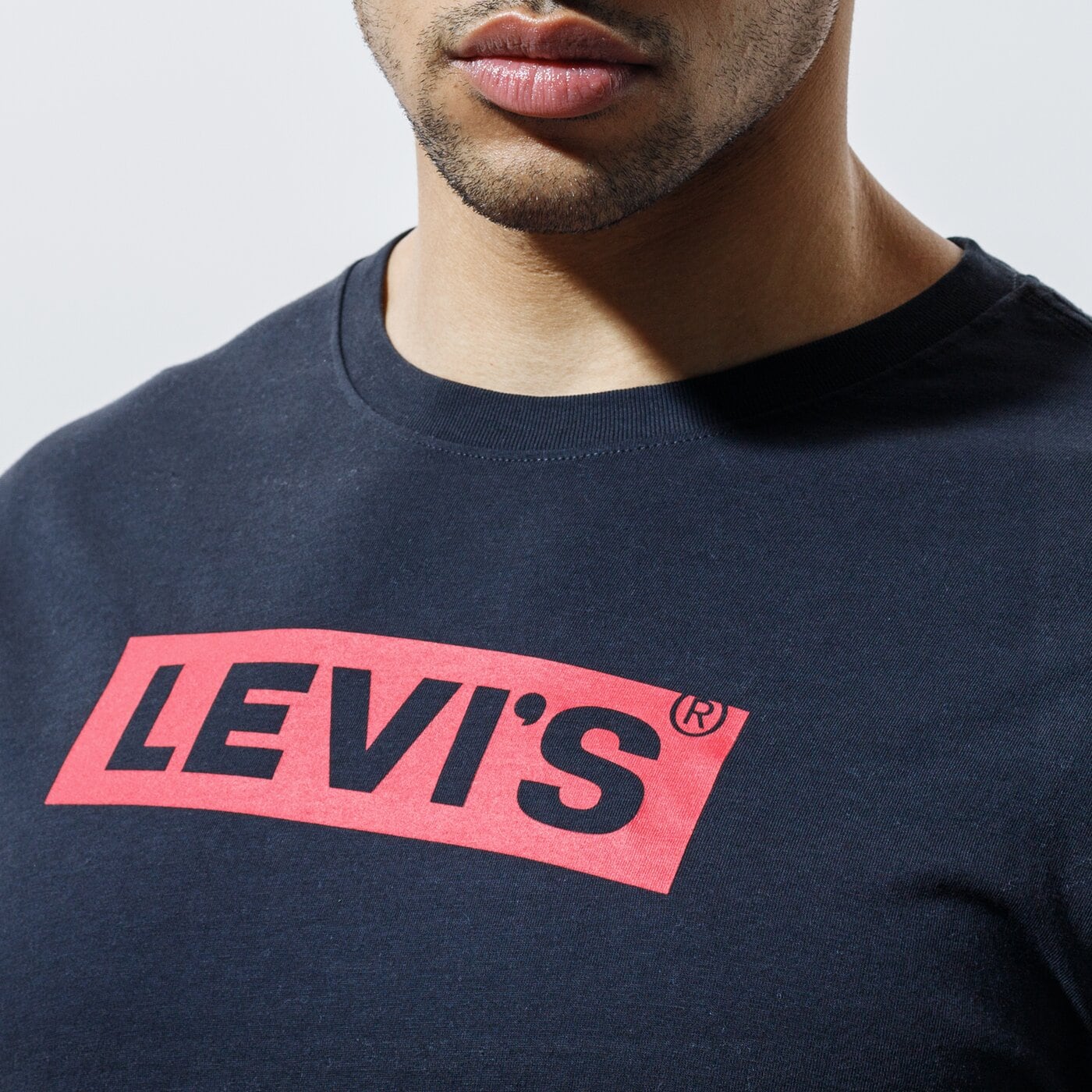 LEVI'S T-SHIRT RELAXED LS GRAPHIC TEE Schwarz