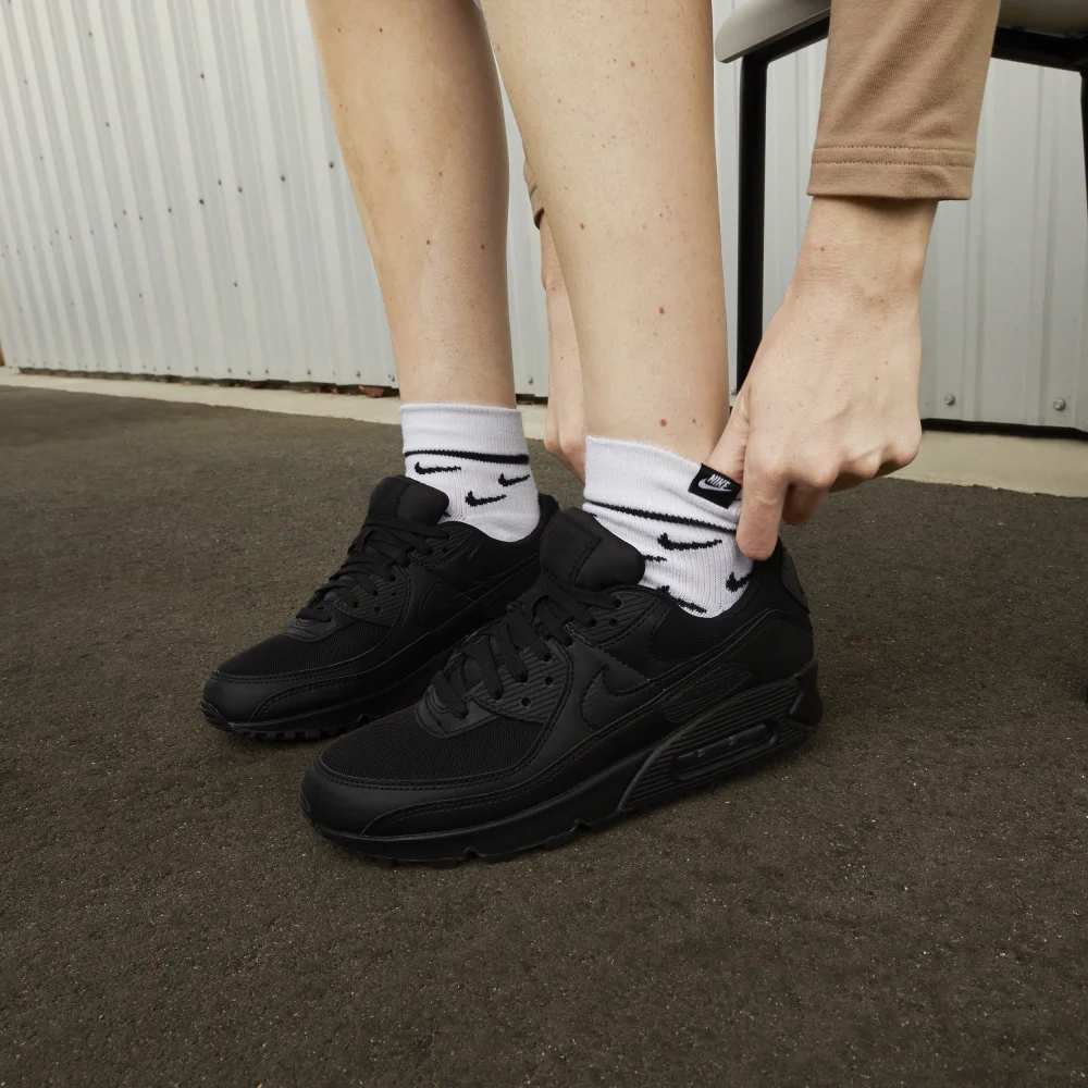 Nike Air Max 90 DH8010-001 / schwarz