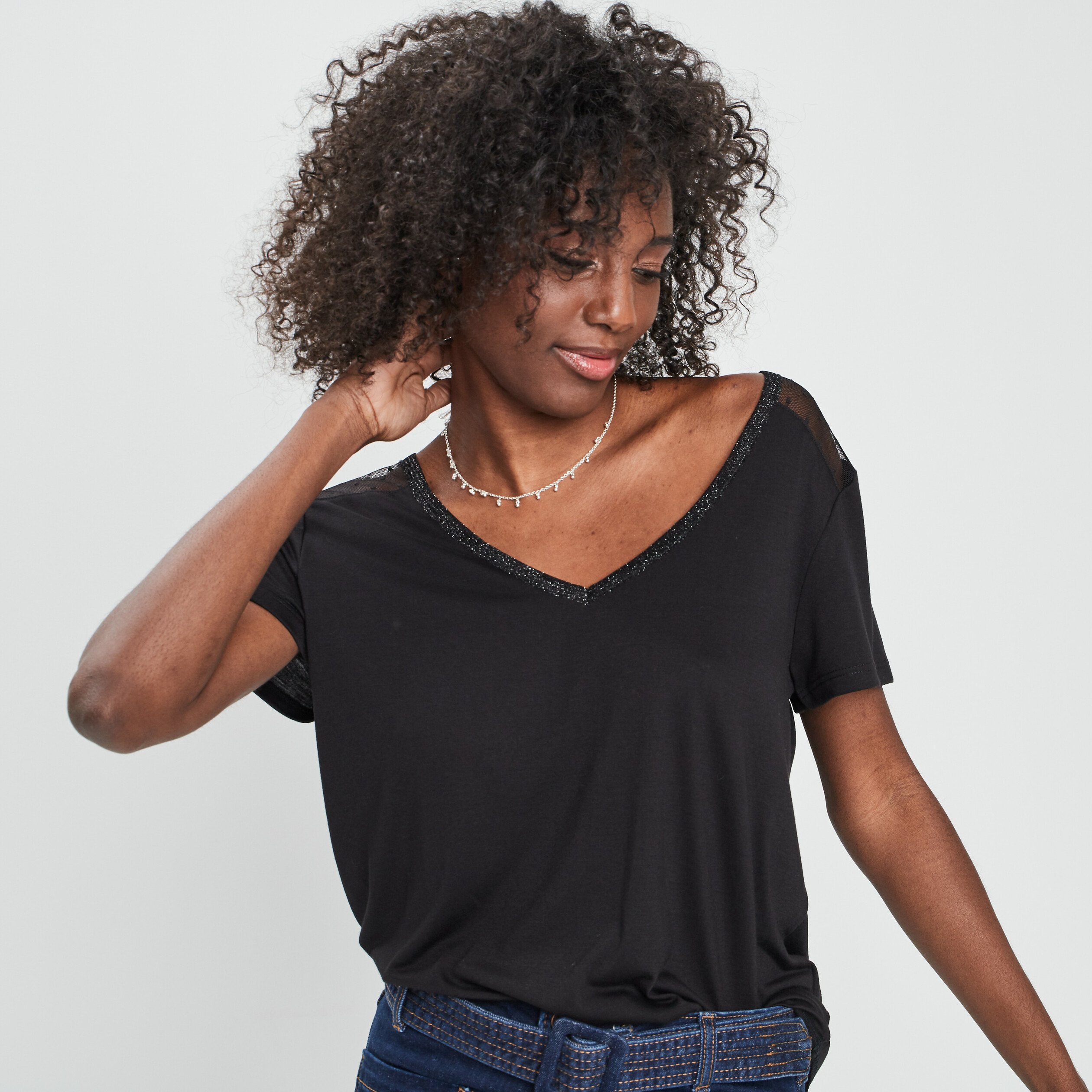 T-shirt manches courtes à col en V noir femme | La Halle