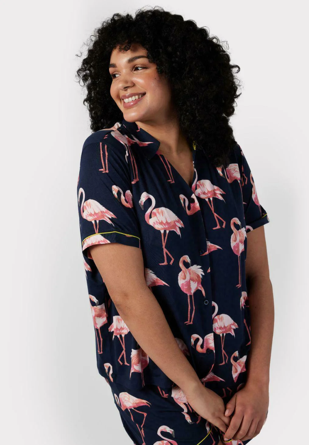Pijama Chelsea Peers con estampado de flamencos curvados