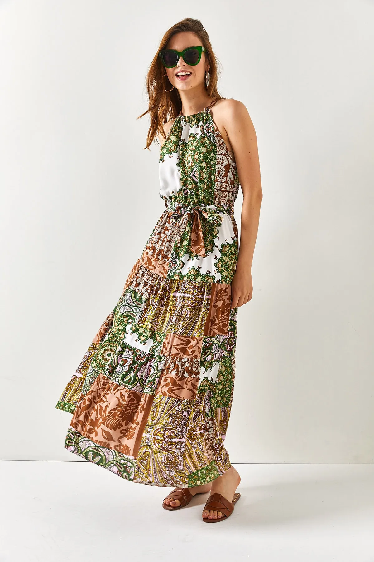 Olalook  Gewebtes Viscon-Kleid mit grünem Neckholder-Kragen und Gürtel für Damen ELB-19001548