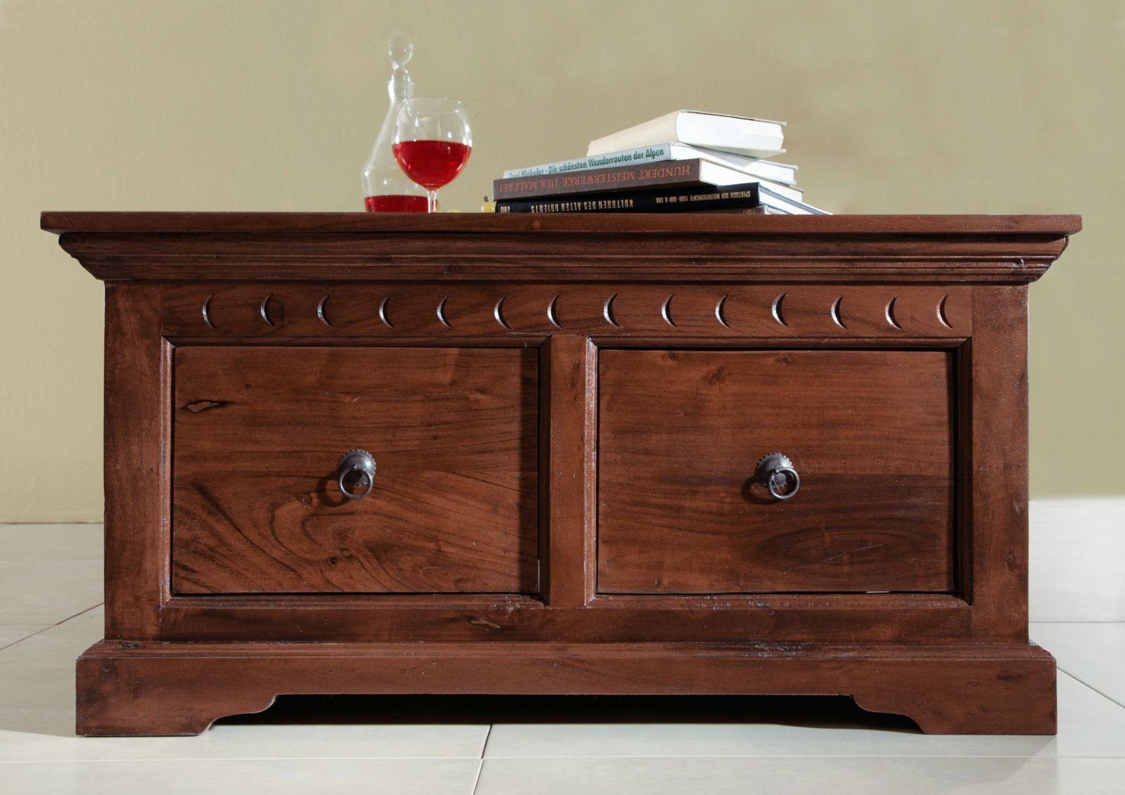 Massivmoebel24 Truhe OXFORD (Holztruhe, Holzkiste mit Deckel, Aufbewahrungstruhe für Stauraum aus Massivholz, 90x90x45 Akazie montiert, Truhe mit viel Stauraum aus Akazienholz im Landhausstil, aufwendige Schnitzereien), hochwertiges Edelholz;authenti