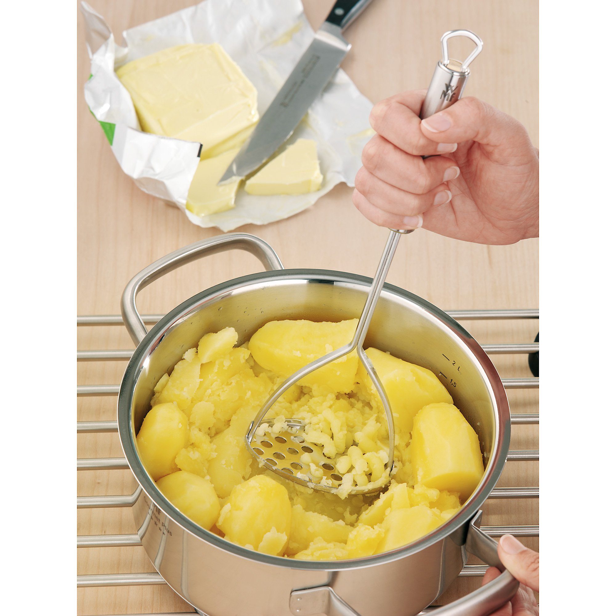 WMF Kartoffelstampfer Profi Plus (1 St), Cromargan® Edelstahl rostfrei 18/10, teilmattiert, spülmaschinengeeignet