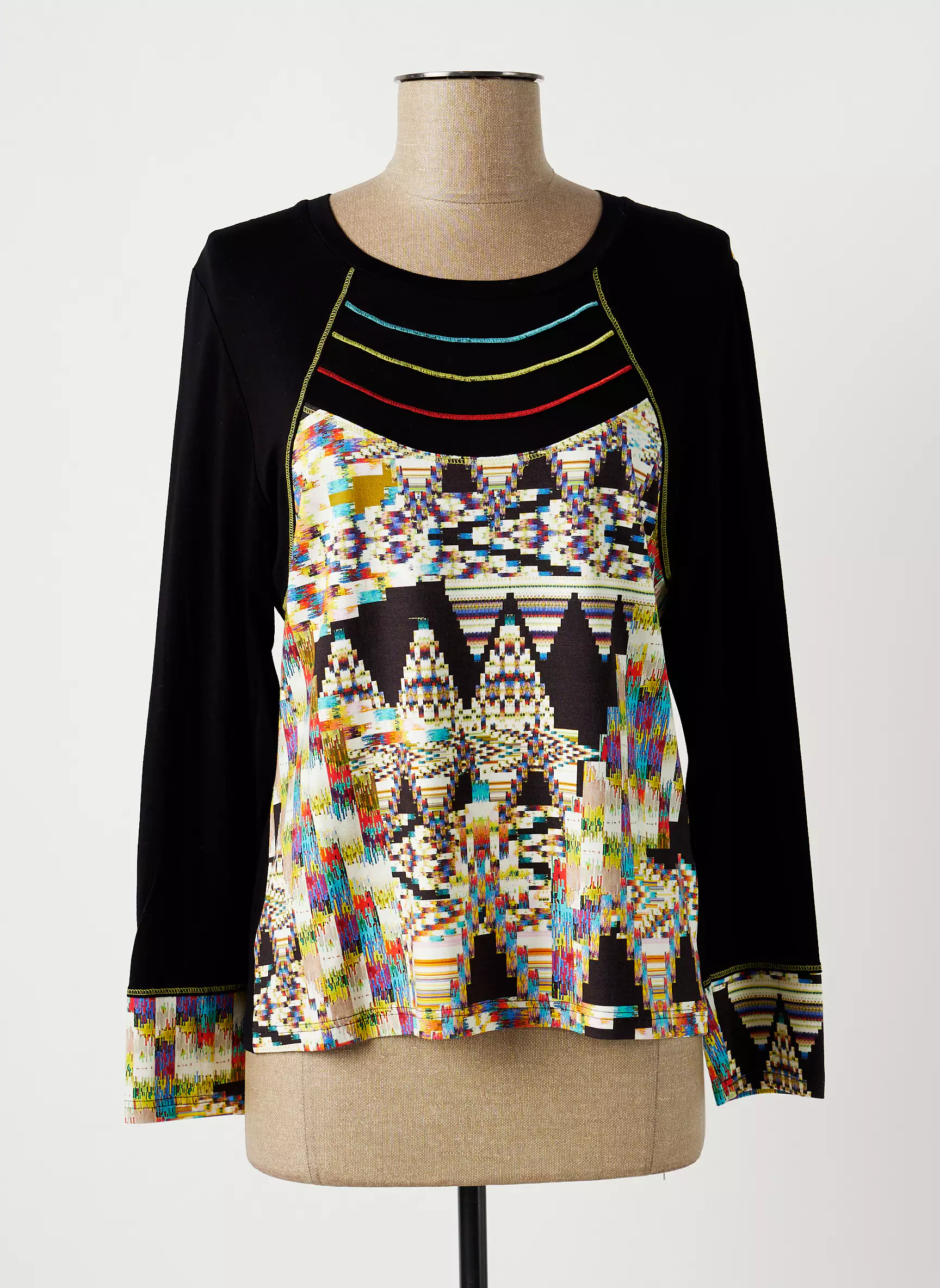 Guy Dubouis Tshirts Femme couleur noir
