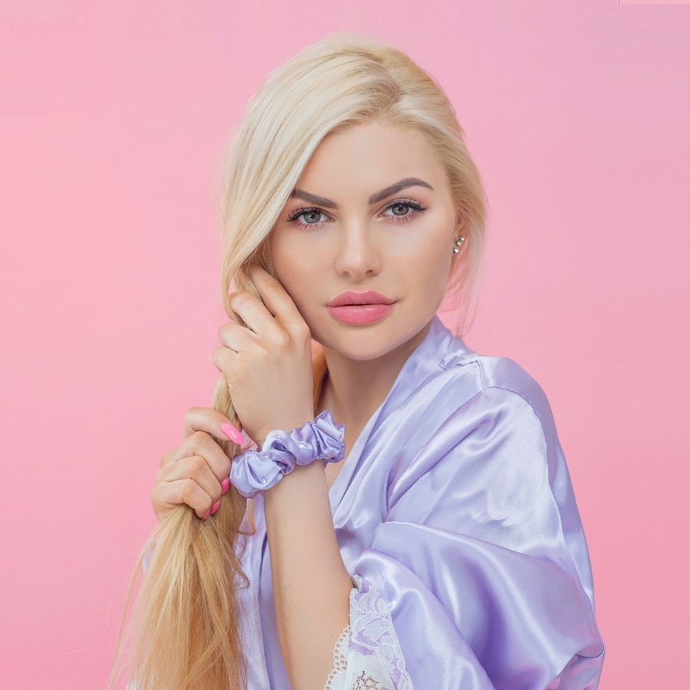 Crystallove Kryształowa jedwabna gumka do włosów - liliowa