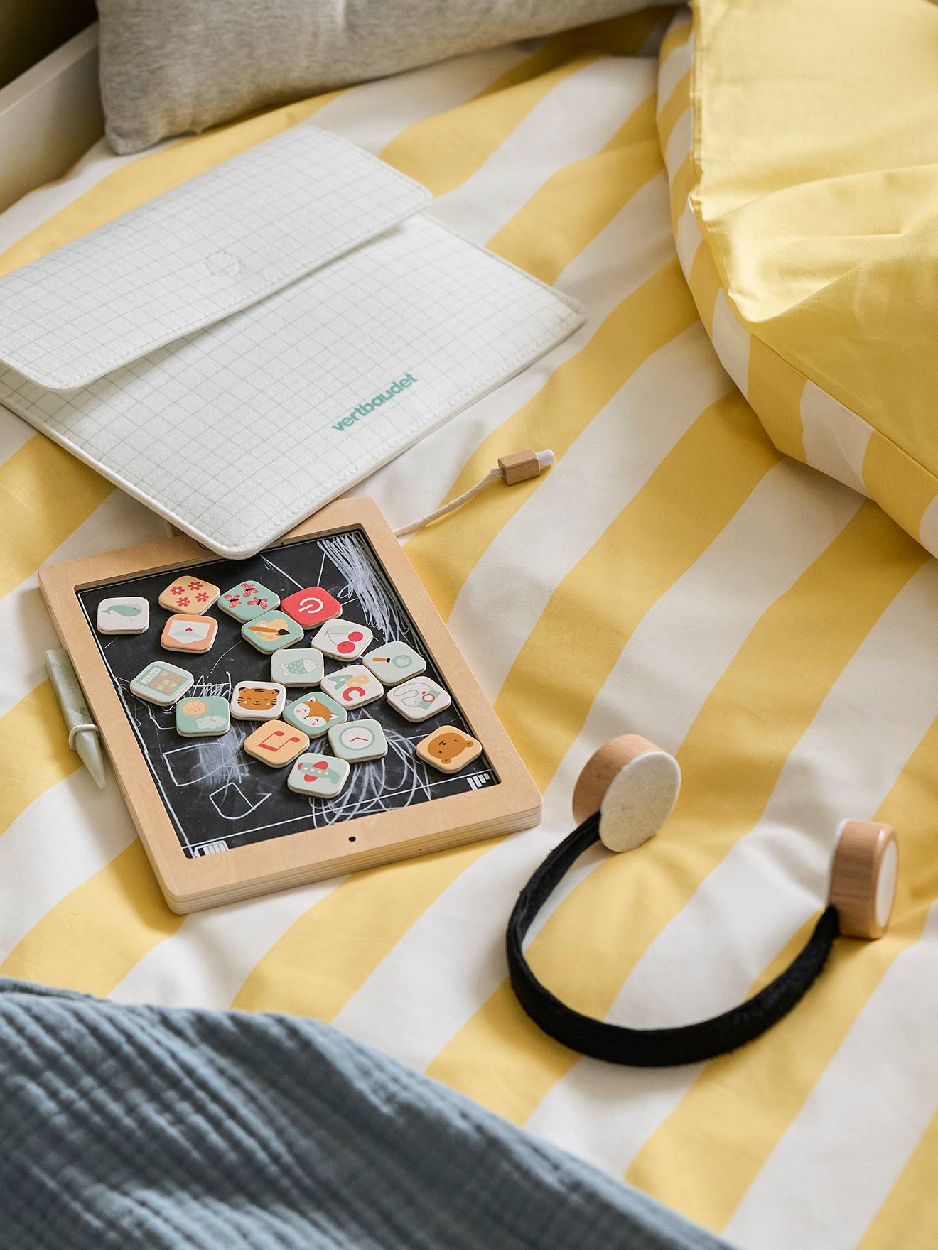 Vertbaudet Kinder Tablet aus Holz FSC - natur