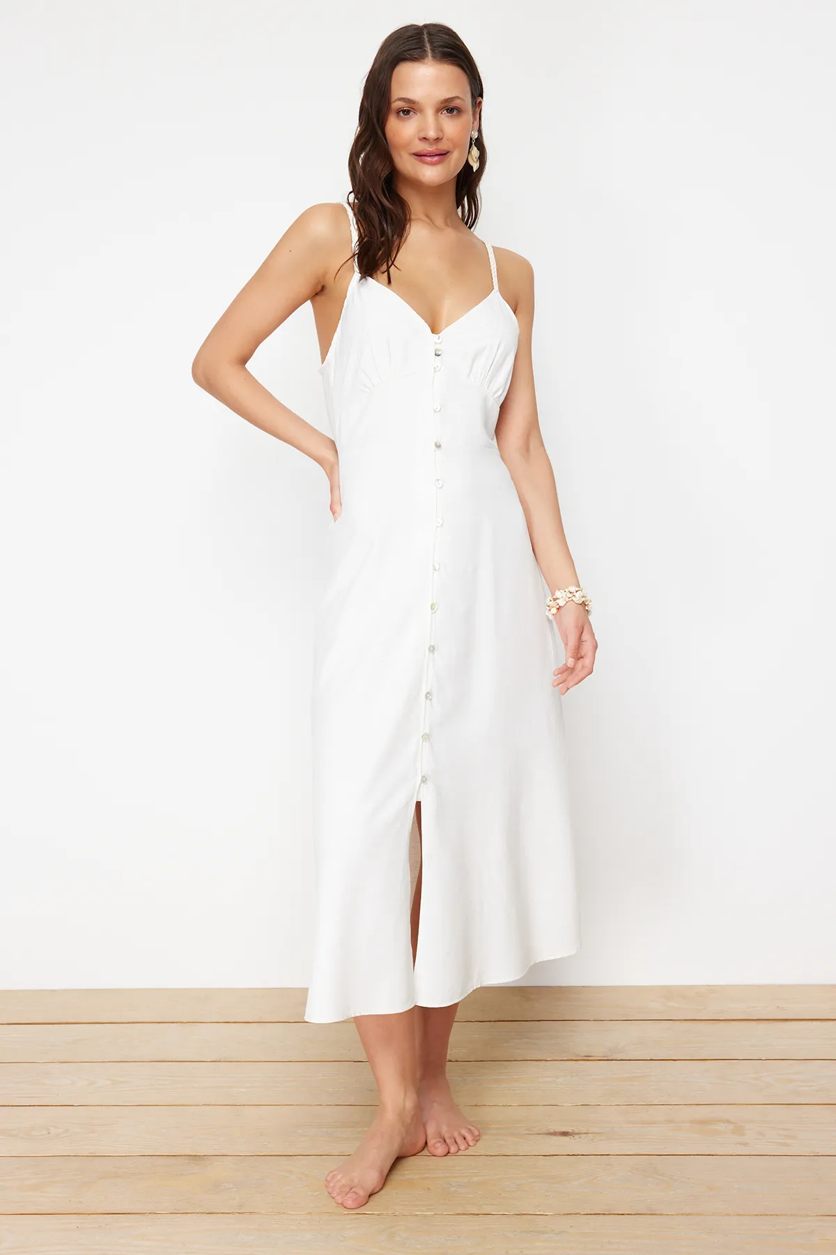 Trendyol Collection  Ecrufarbenes gewebtes Midi-Strandkleid TBESS24EL00153
