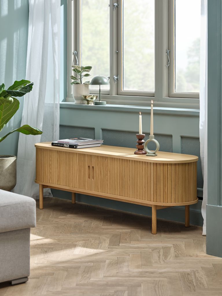 LYNGVIG Meuble TV LYNGVIG 160cm 2 portes latérales avec volets roulants, chêne naturel