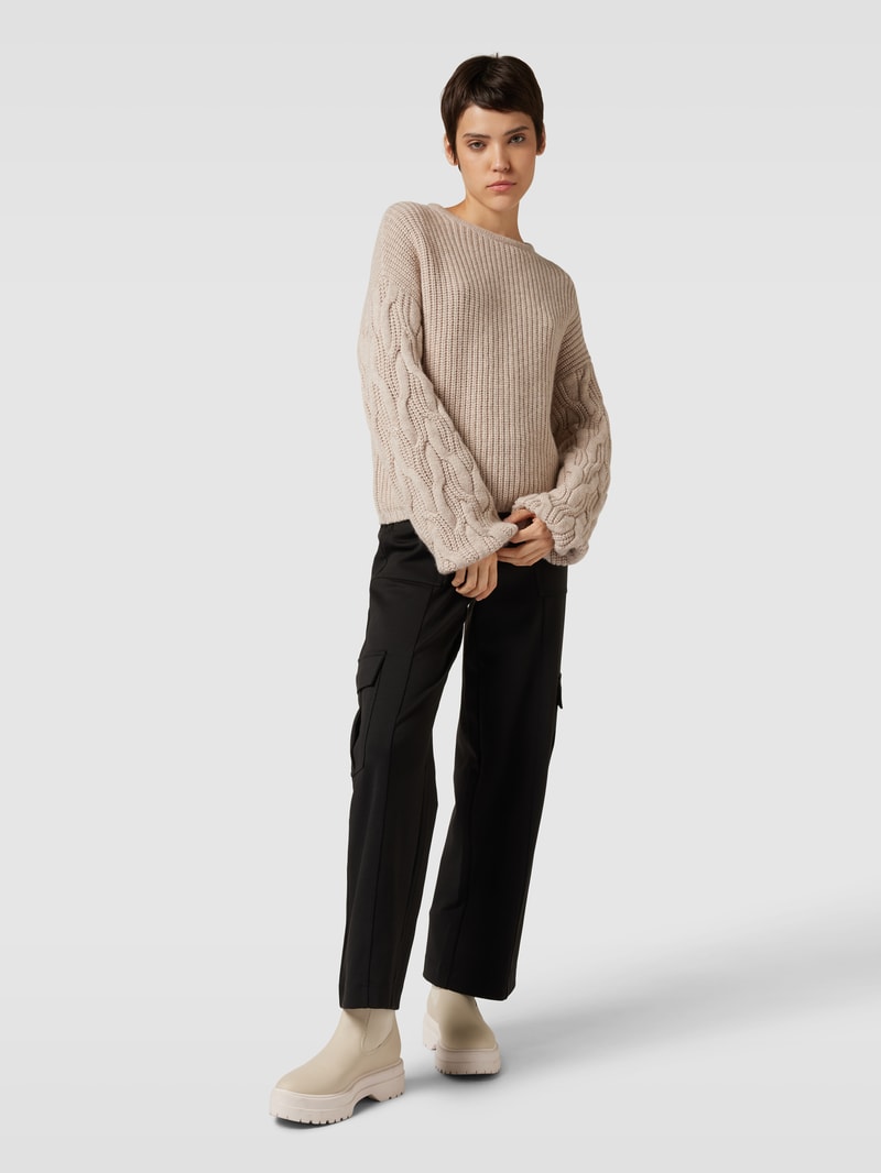 Strickpullover mit Zopfmuster in sand