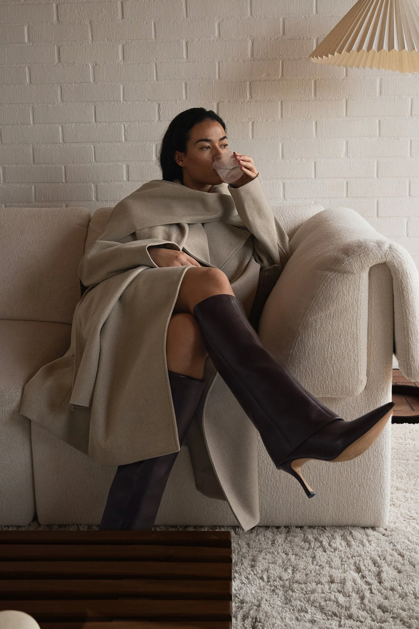 Kniehohe Stiletto-Stiefel mit Lageneffekt