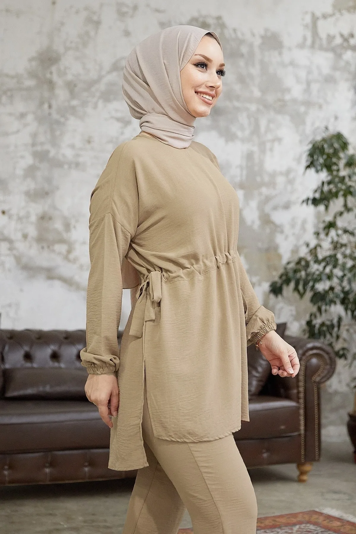InStyle  Lefiya Tunnelgürtel-Doppelanzug – Beige