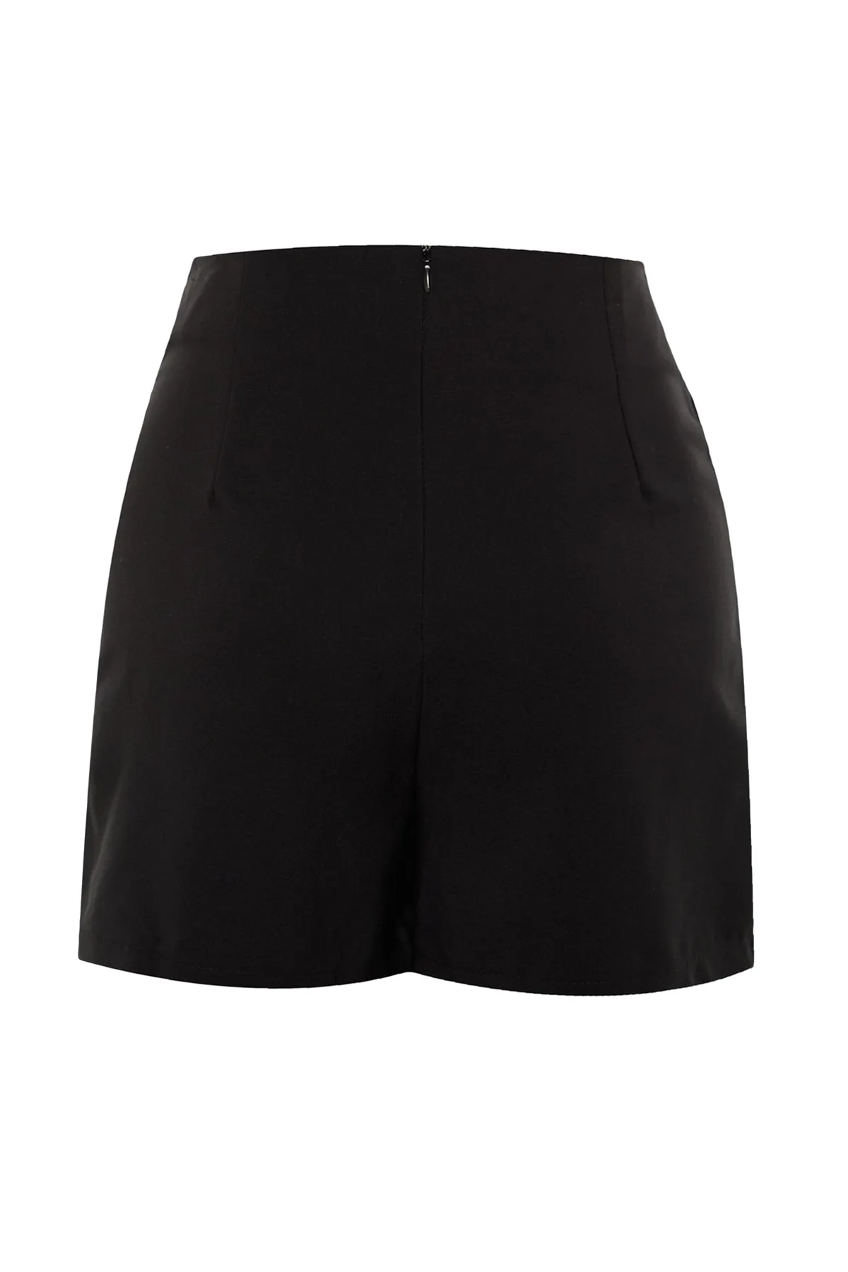 Trendyol Collection  Schwarzer gewebter Shortsrock mit Ketten- und Faltendetail TWOAW23SR00041