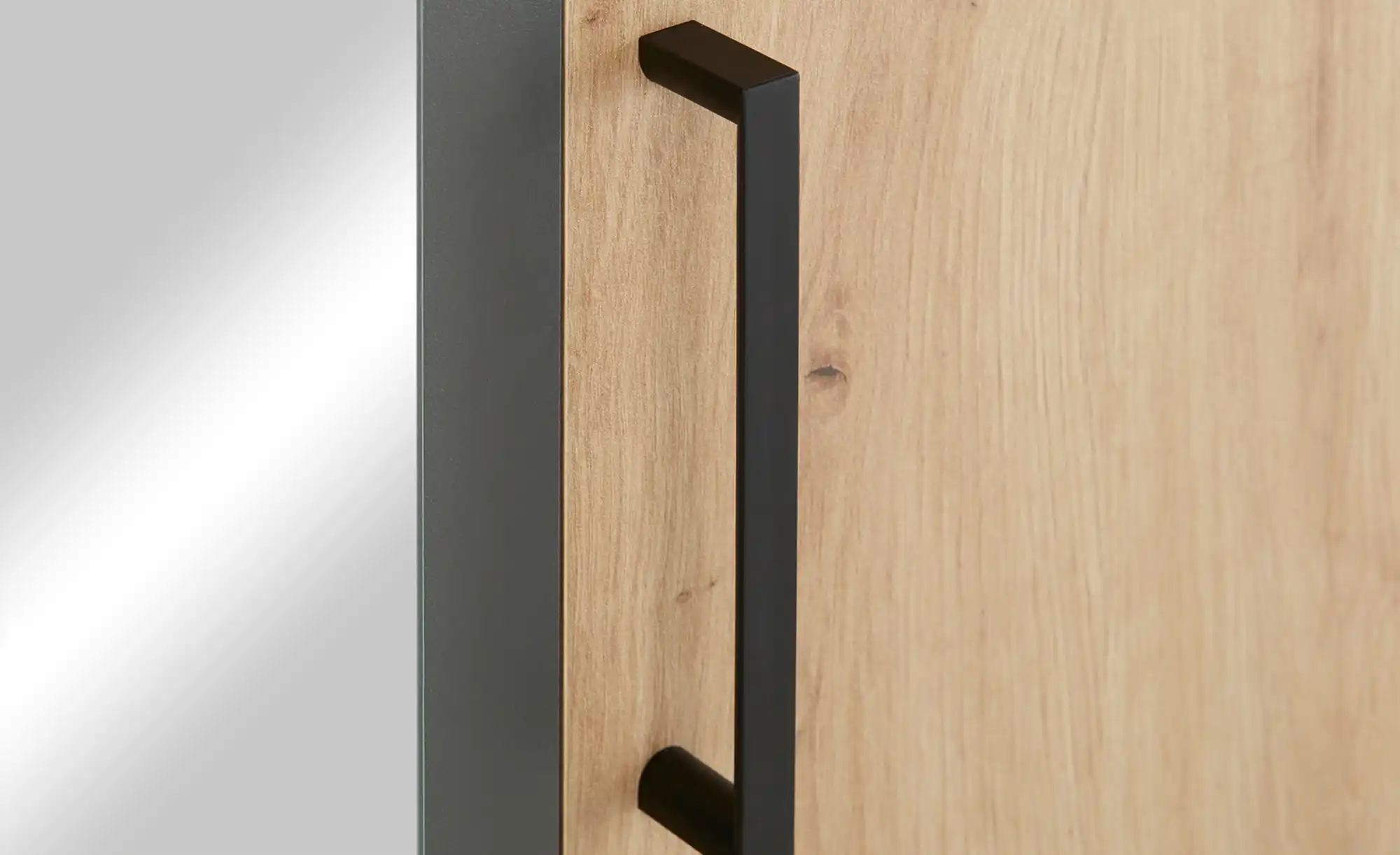Drehtürenschrank