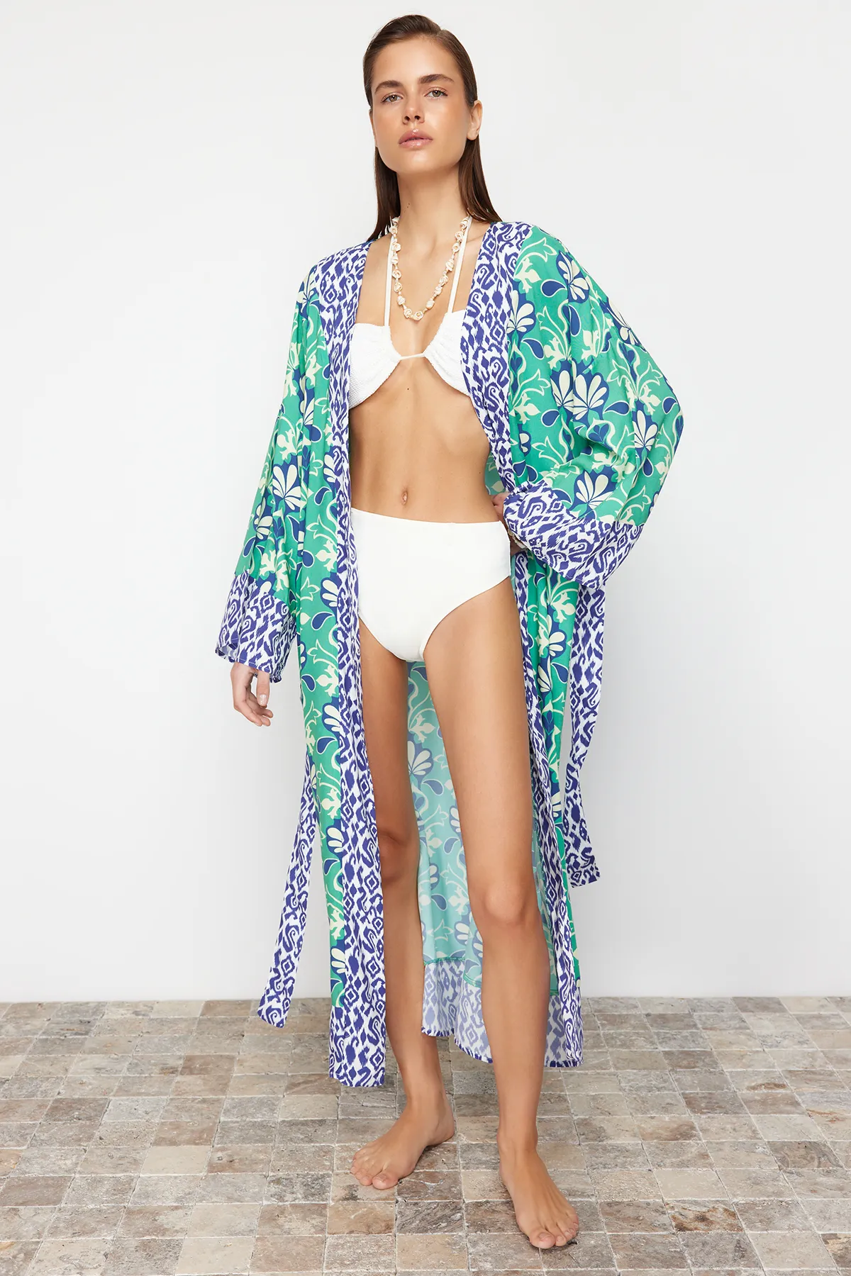 Trendyol Collection  Ethnisch gemusterter, gewebter Maxi-Kimono und Kaftan mit Gürtel TBESS21KM0171
