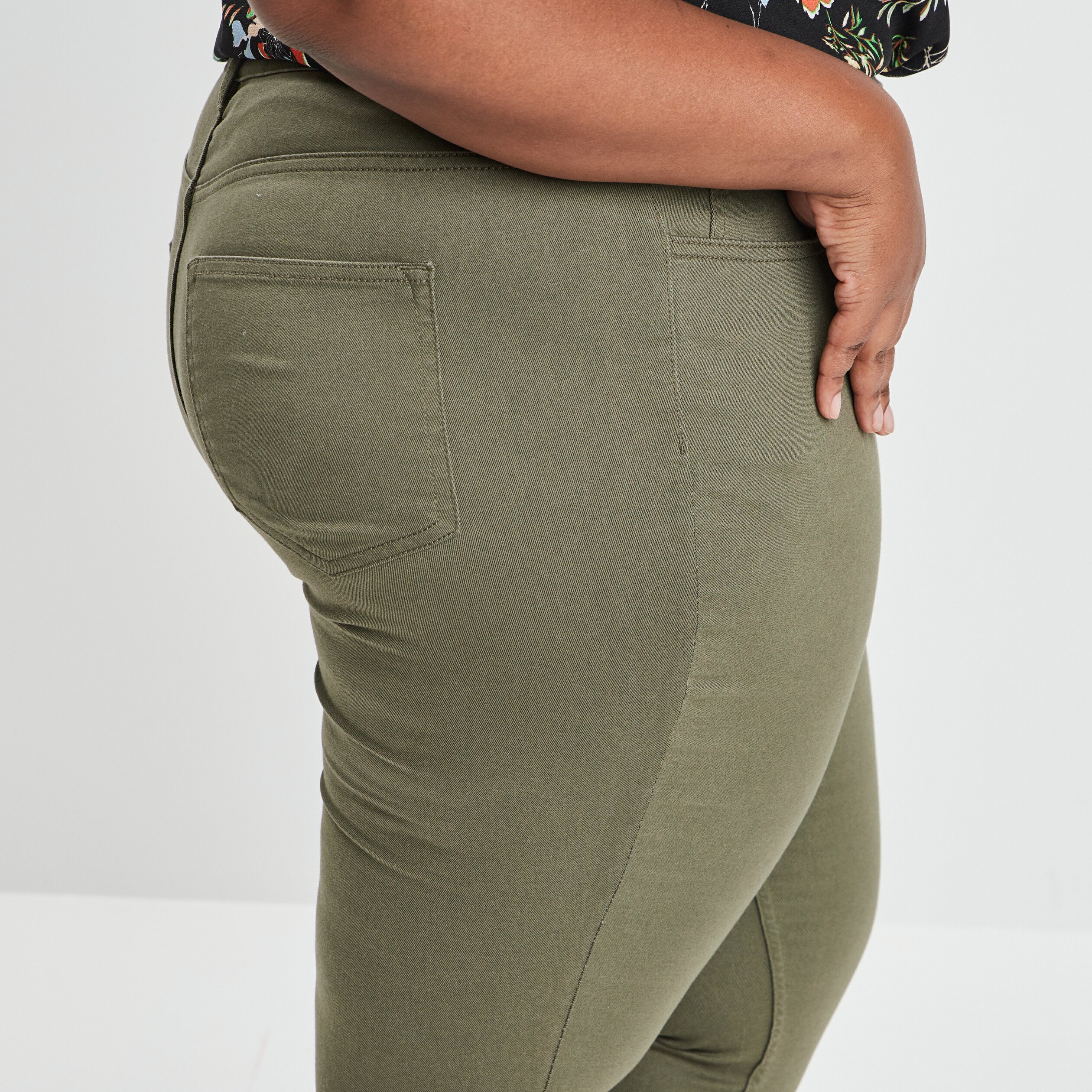 Pantalon slim vert kaki femme grande taille | La Halle