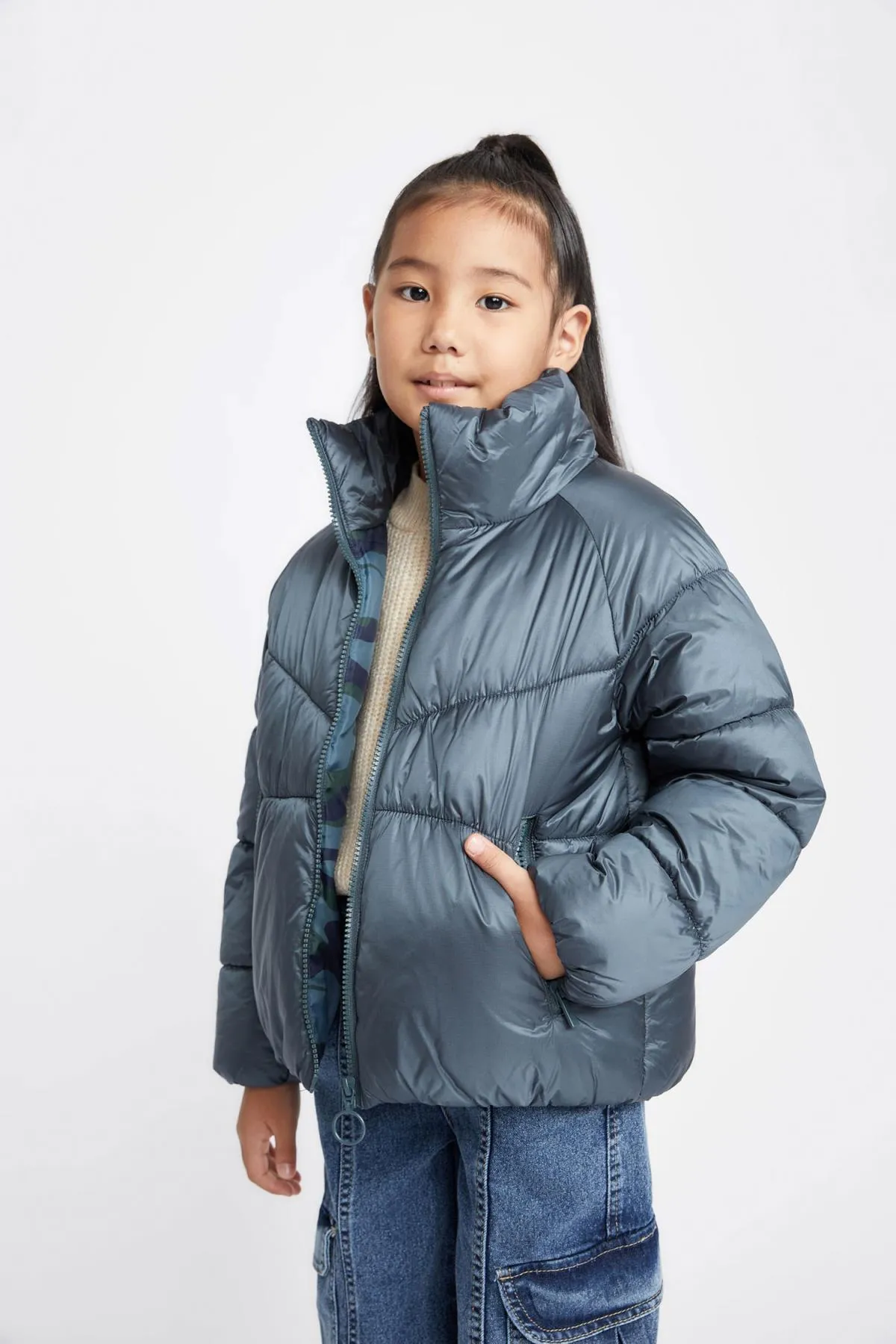 DeFacto  Wasserabweisende Pufferjacke mit Stehkragen und abnehmbaren Ärmeln für Mädchen A0837a823au