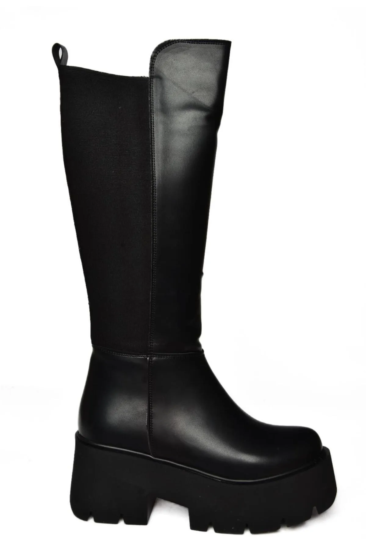 Fox Shoes  R820060709 Schwarze Damenstiefel mit dicker Sohle und Gummidetail auf der Rückseite