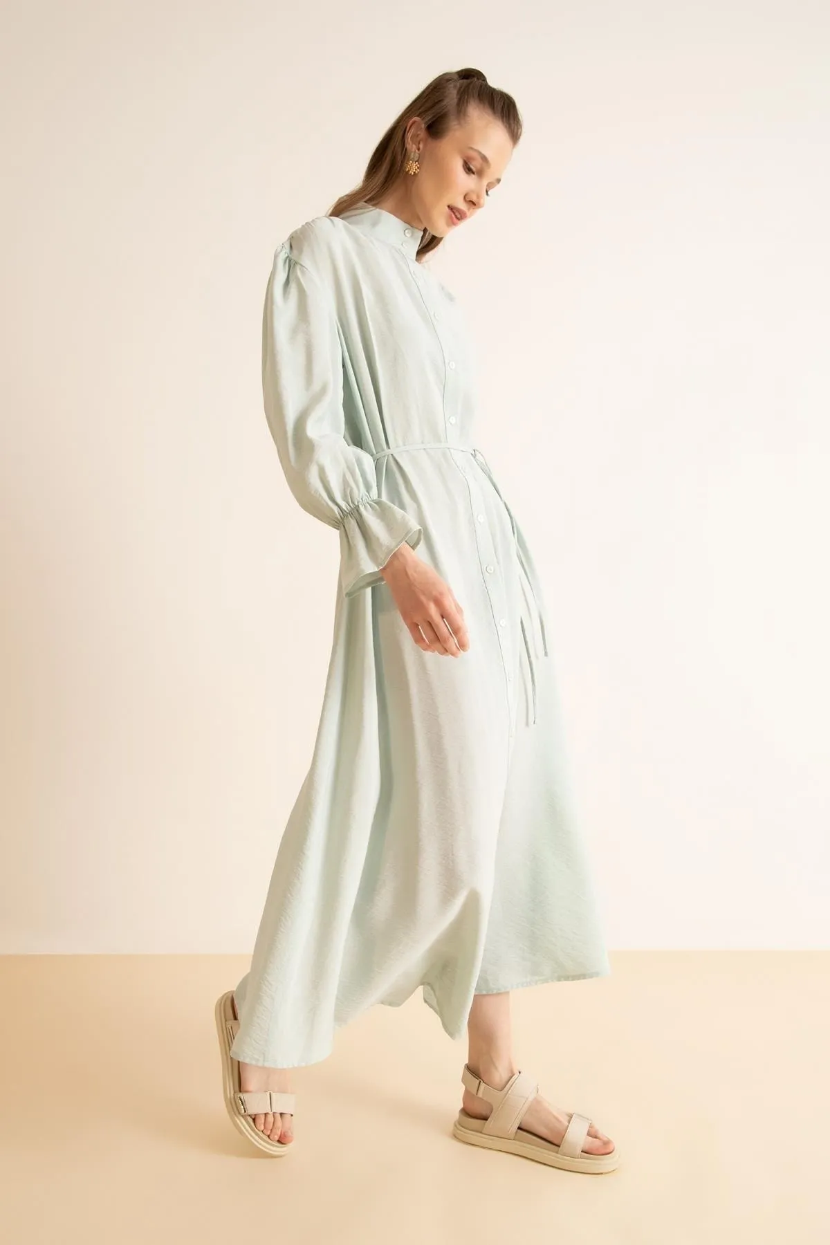 DeFacto  Normal geschnittenes, halblanges Rollkragen-Maxikleid mit langen Ärmeln