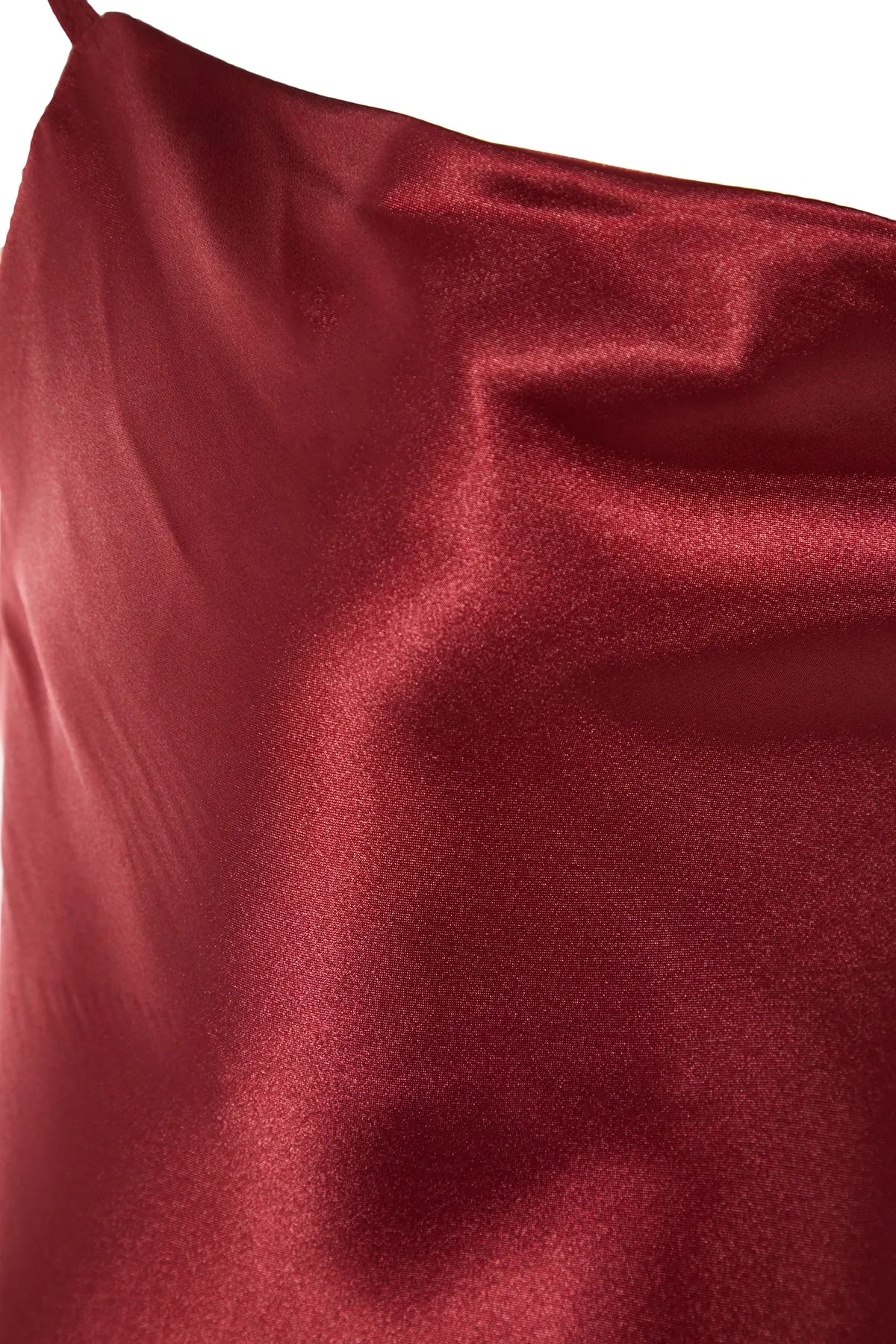 Trendyol Collection  Burgunderrotes Nachthemd aus gewebtem Satin mit Degaje-Kragen auf der Rückseite und Seilriemen THMSS22GC0018