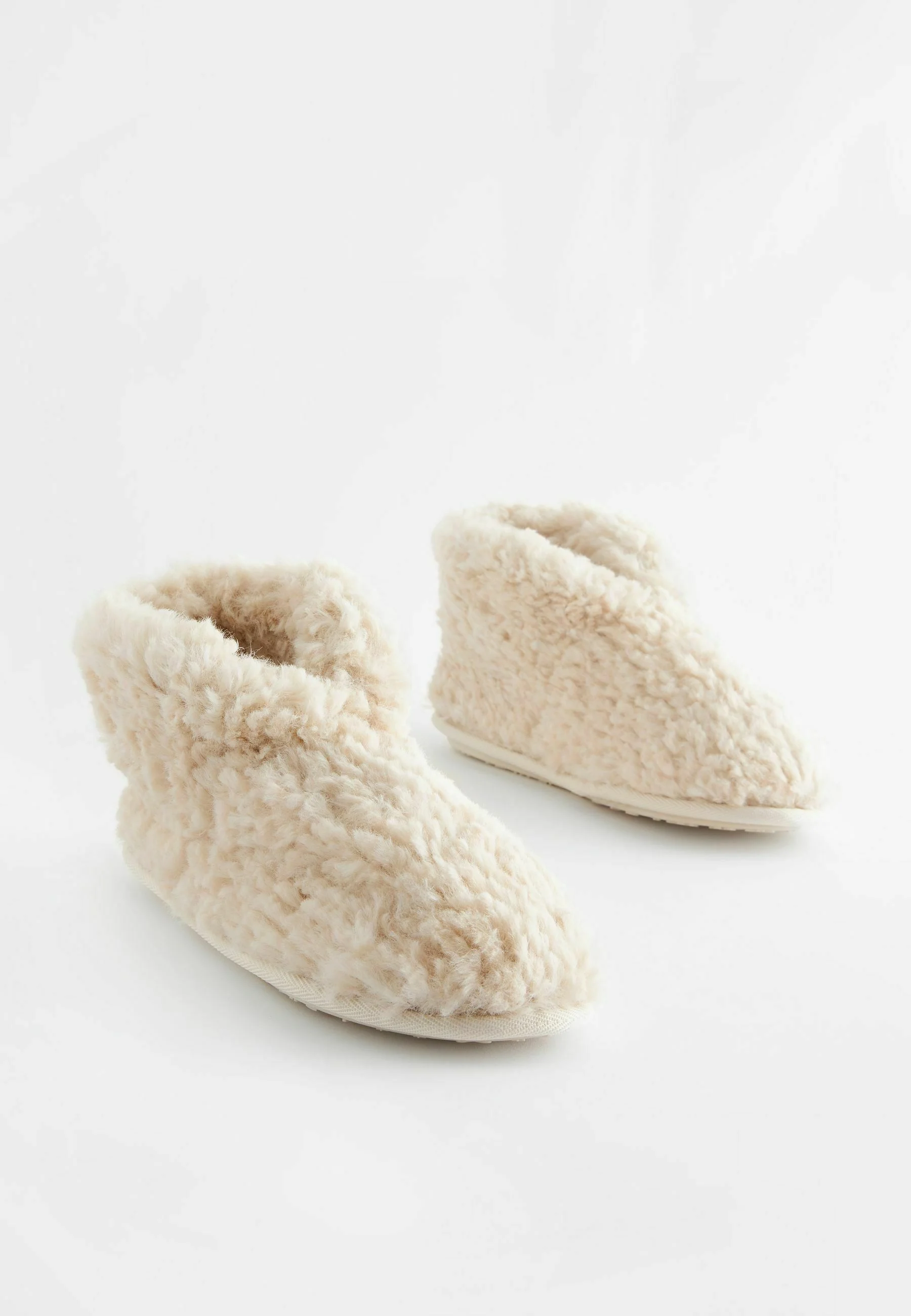 Siguiente REGULAR FIT - Pantuflas