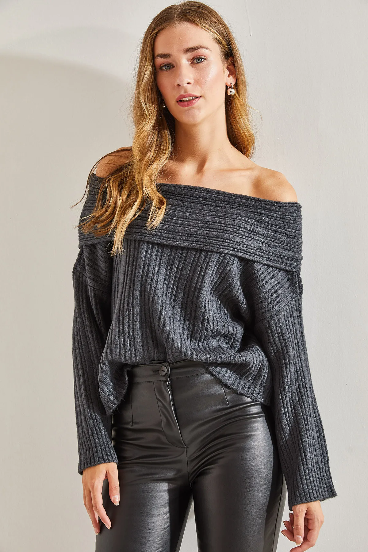 Bianco Lucci  Damenpullover mit Rüschenkragen