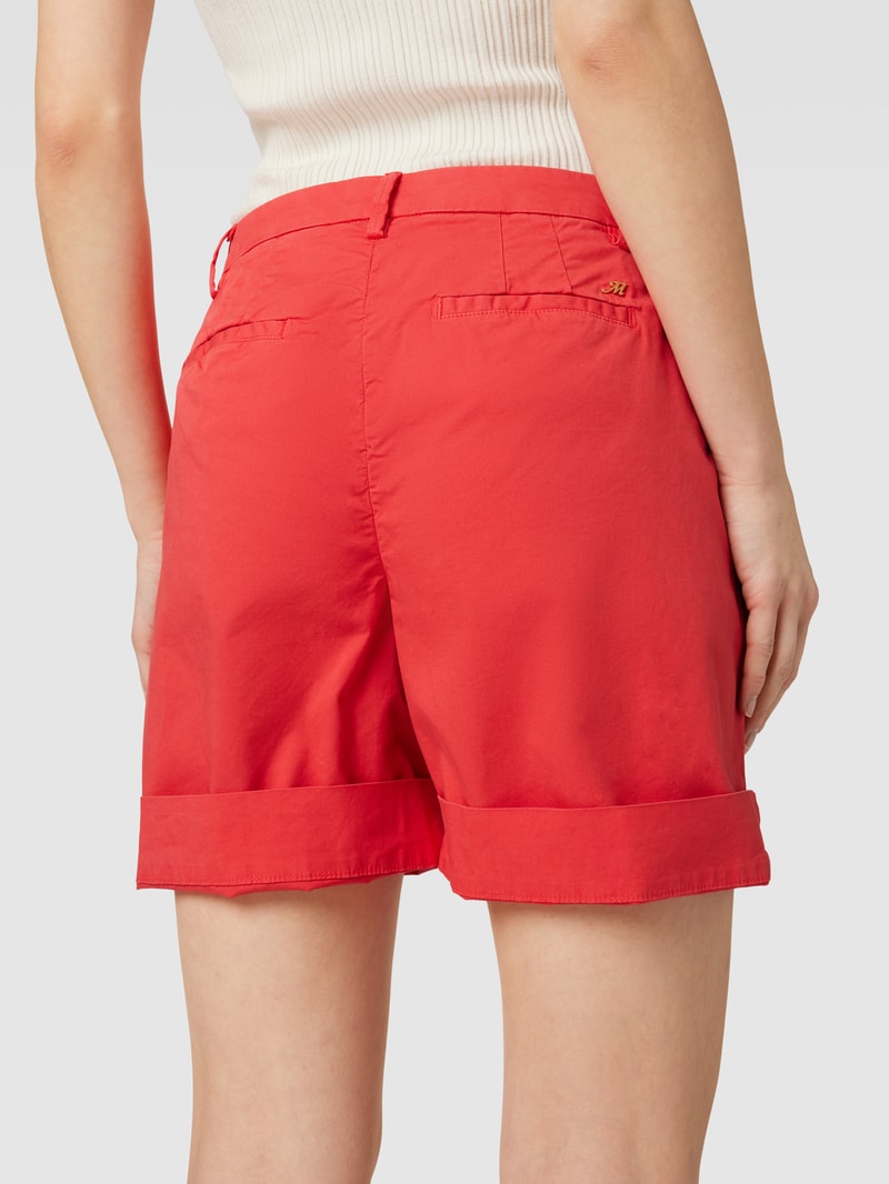 Straight Fit Bermuda mit Anhänger in metallic Modell 'JACQUELINE' in rot