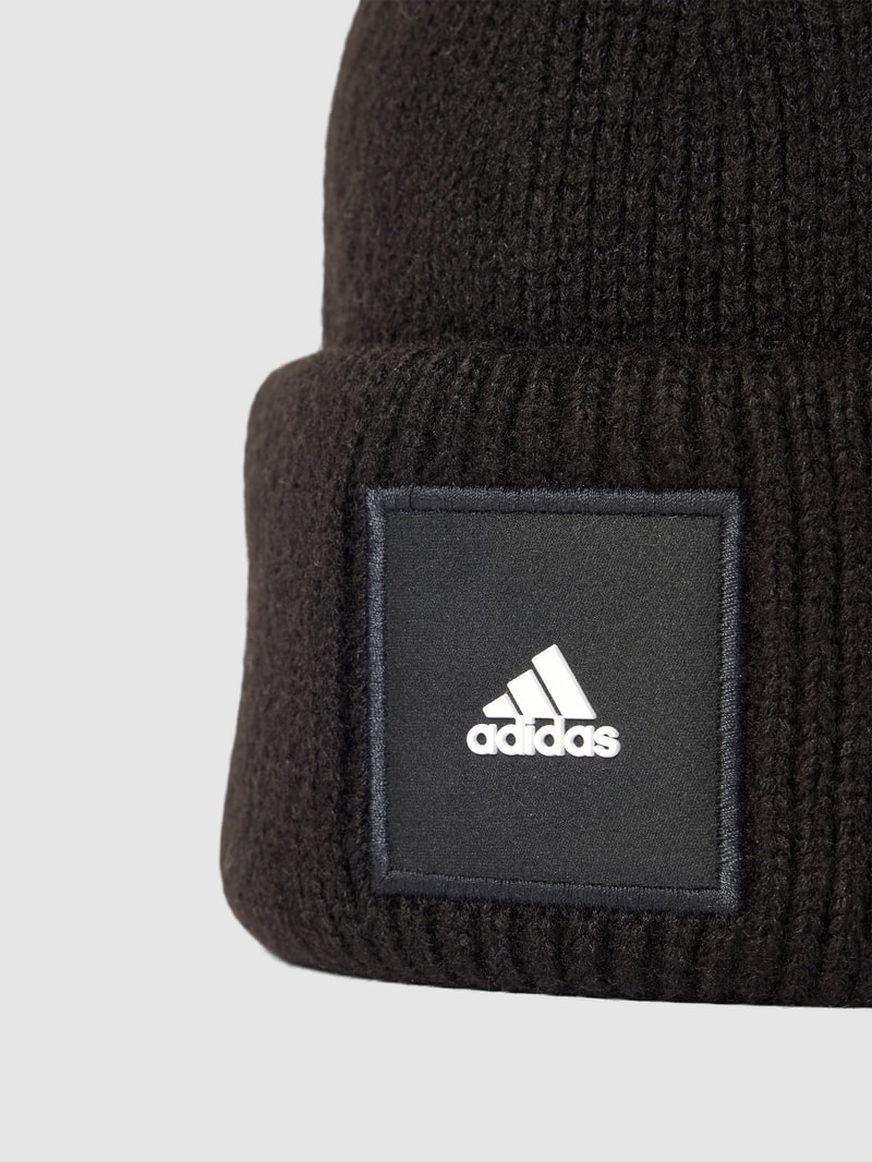 Beanie mit Label-Detail in schwarz