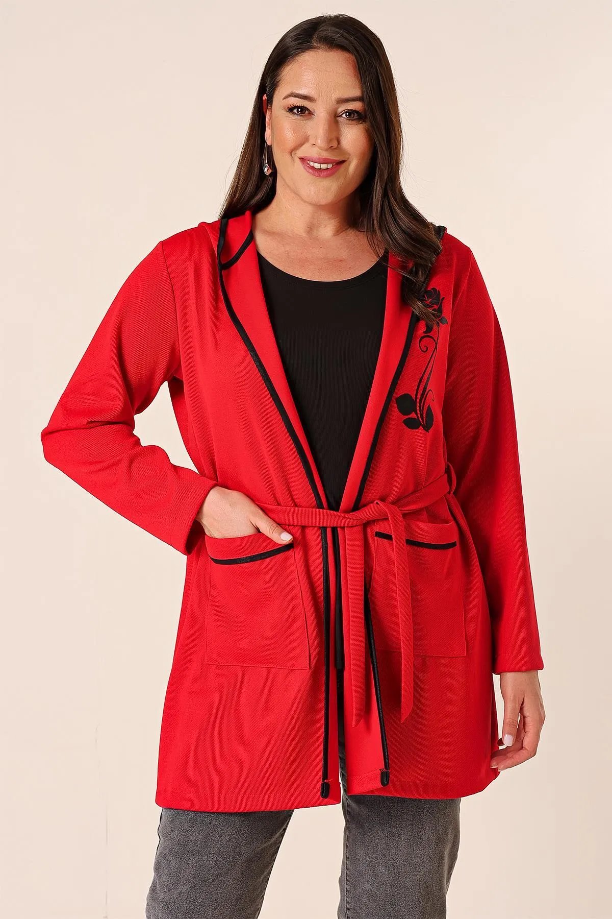 By Saygı  Ärmelloses Unterhemd, Kapuze, Taschentasche, Strickjacke mit Gürtel und Blumenmuster, großes 2-teiliges Set
