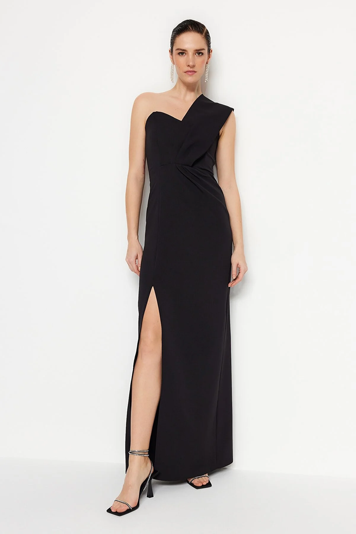 Trendyol Collection  Schwarzes gewebtes langes Abendkleid TPRSS21AE0185