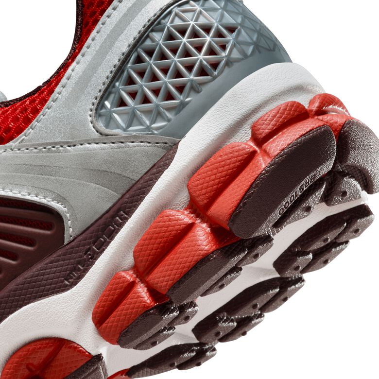 NIKE Wmns Zoom Vomero 5 ''Mystic Red'' mystic red/mystic red-mtlc platinum