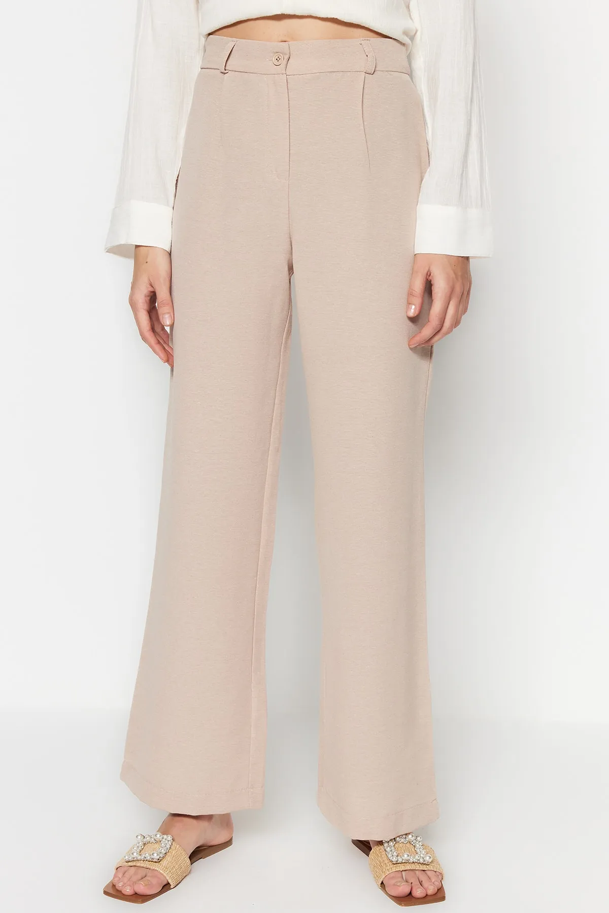 Trendyol Collection  Steinige, gewebte Hose in Leinenoptik mit hoher Taille TWOSS23PL00210