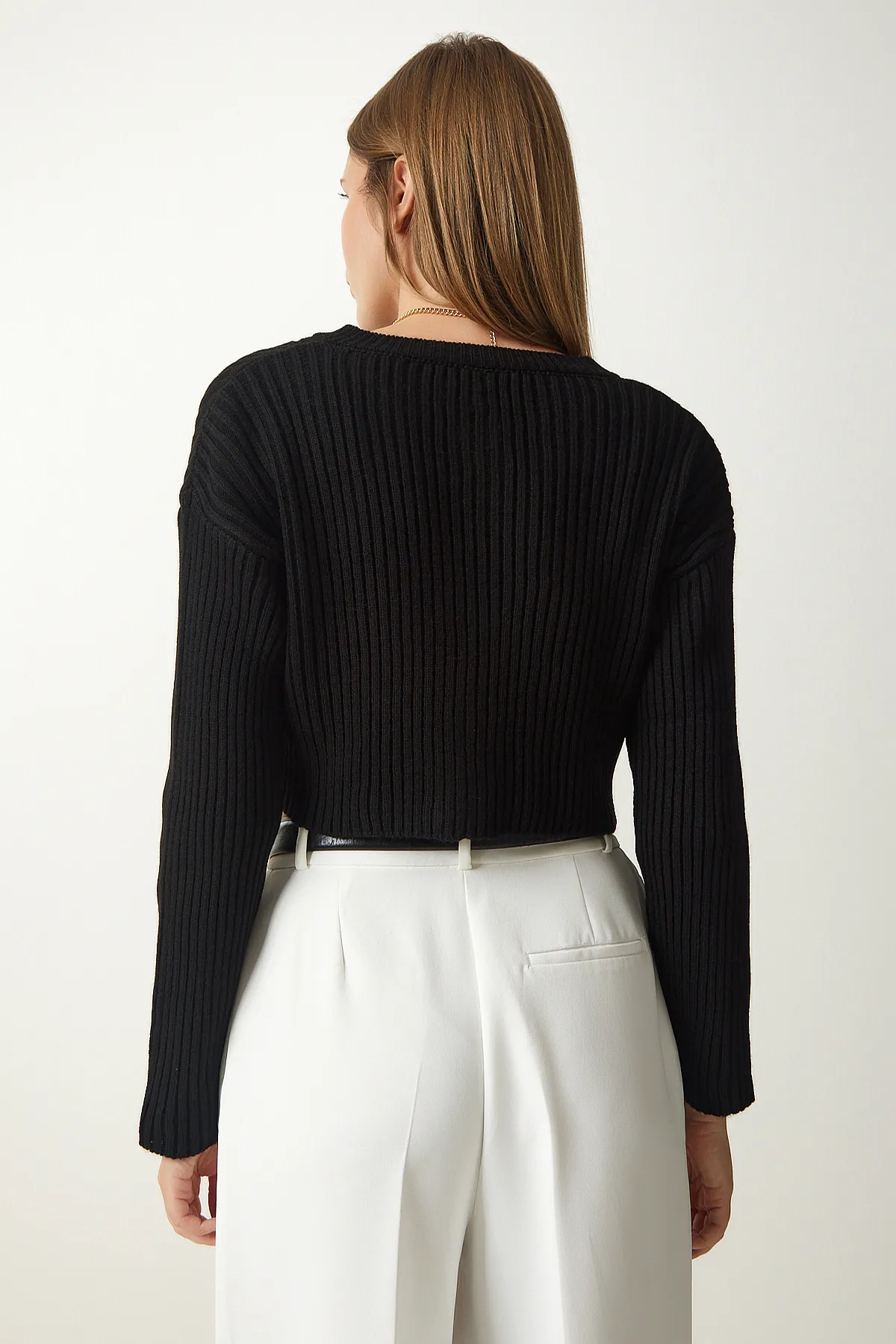 Happiness İstanbul  Schwarzer gerippter Crop-Strick-Cardigan mit Reißverschluss für Damen PF00053