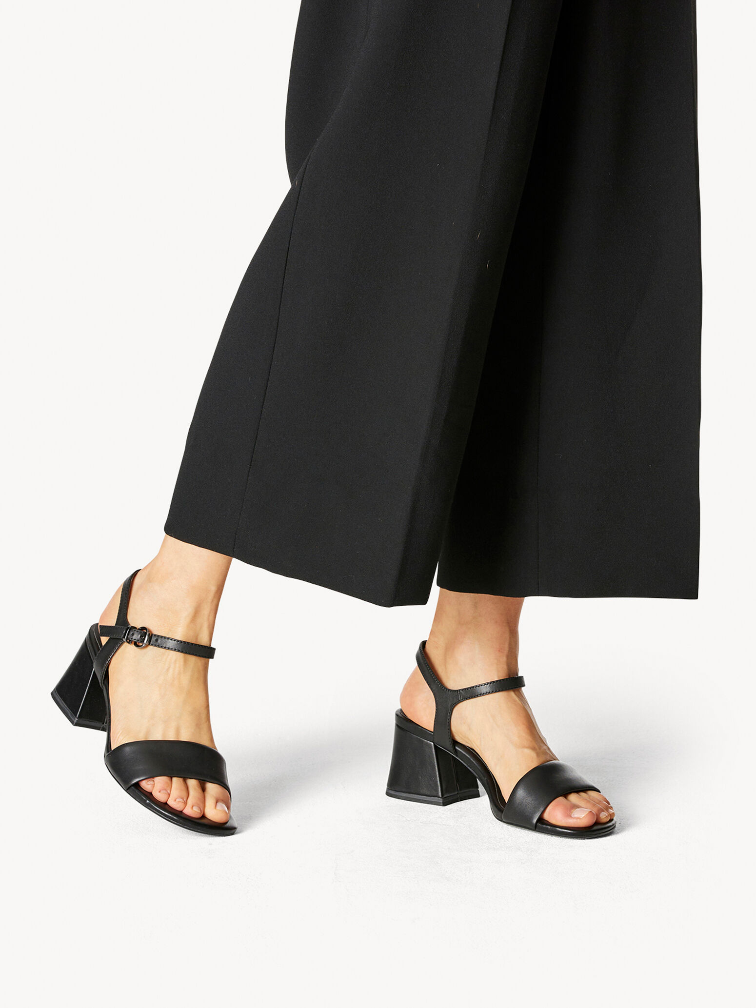 Sandale à talon en cuir - noir
