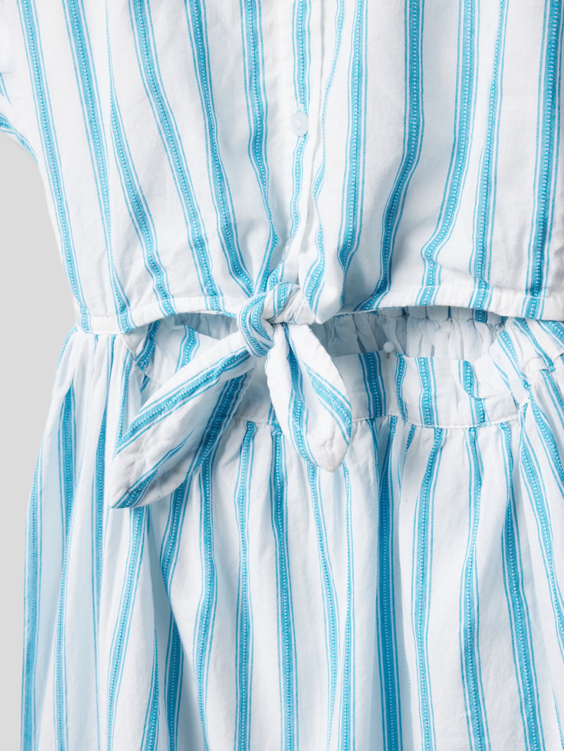Kleid mit Streifenmuster in blau