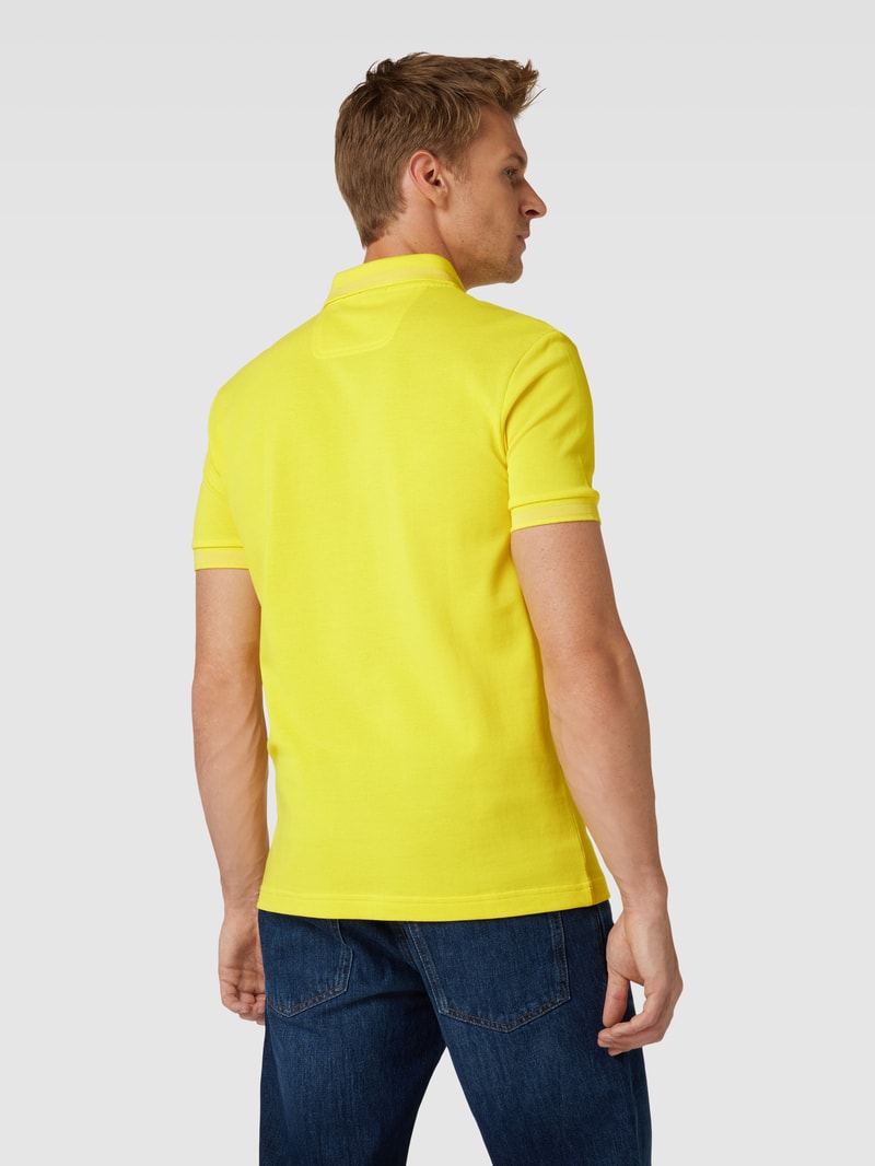Poloshirt mit Label-Stitching Modell 'PADDY' in gelb