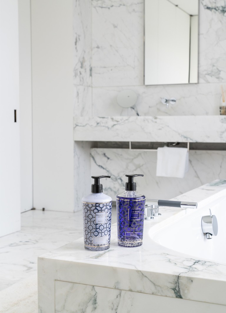 Set cadou Baobab Gentlemen Collection: Loțiune de corp și gel de duș 2 x 350 ml