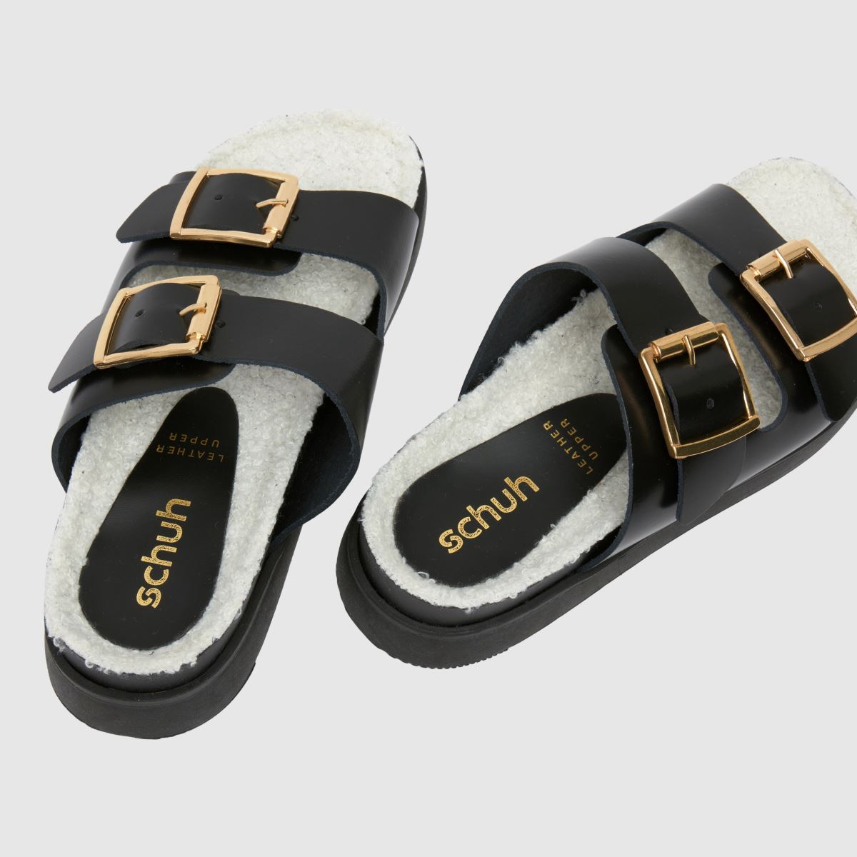 Schuh – Truvy – Svarta sandaler med sockspänne