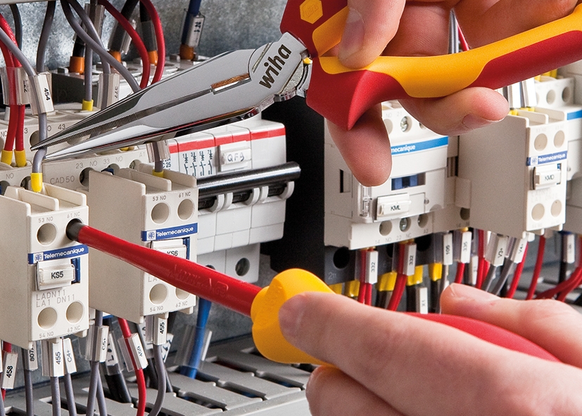 Wiha 43879 Set scule asortate pentru tehnician de service, 29 de piese, în cutie (43879)