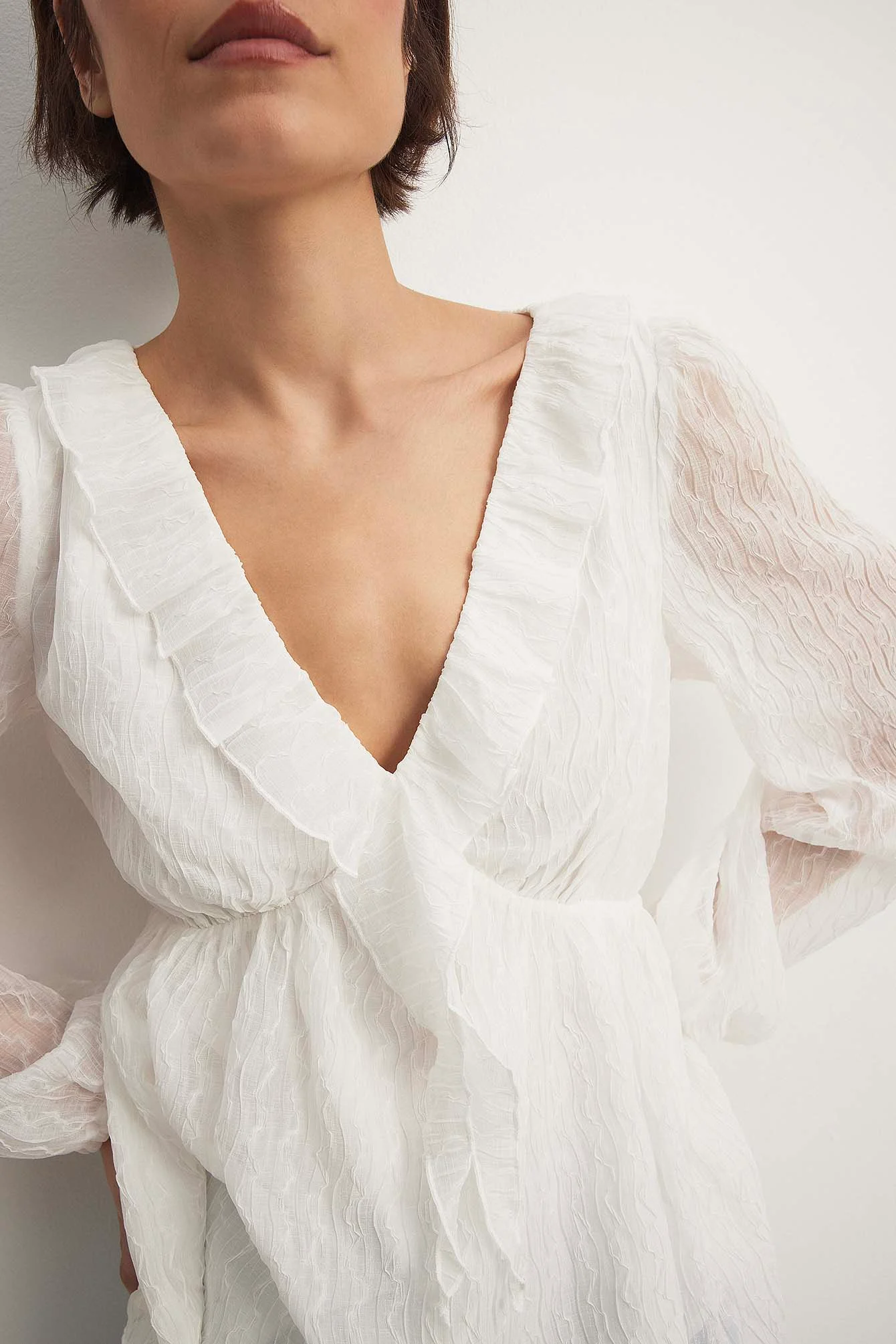 Chiffonbluse mit V-Ausschnitt und Rüschendetail