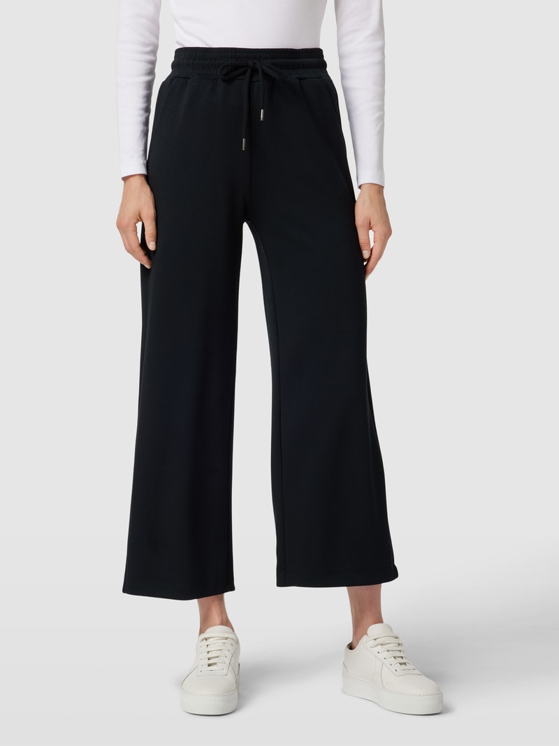 Sweatpants in verkürzter Passform in schwarz