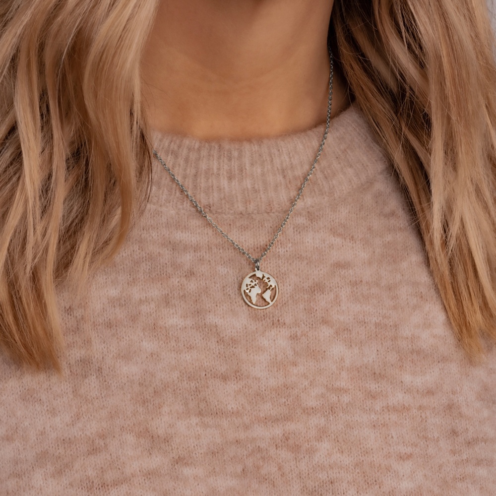 EASTSIDE Collier en acier inoxydé carte du monde Acier inoxydable en Argent collier