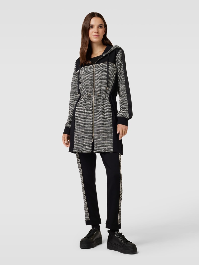 Sweatjacke mit Kapuze in schwarz