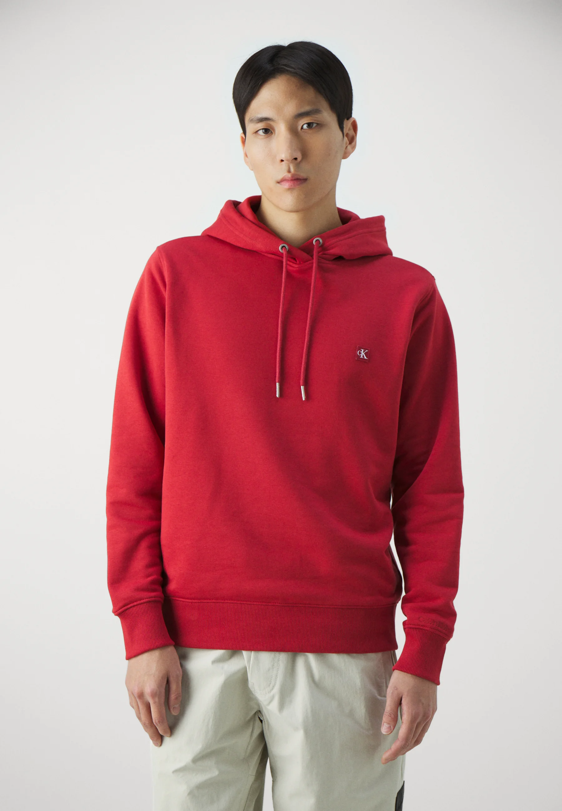 Sudadera con capucha y insignia bordada de Calvin Klein Jeans