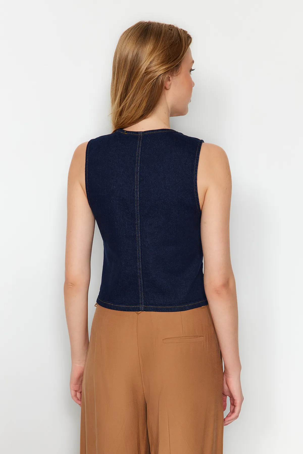 Trendyol Collection  Dunkelblaue Jeansweste TWOAW24YE00072