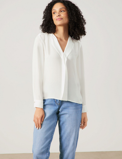 Zarte Bluse mit dekorativer Front
