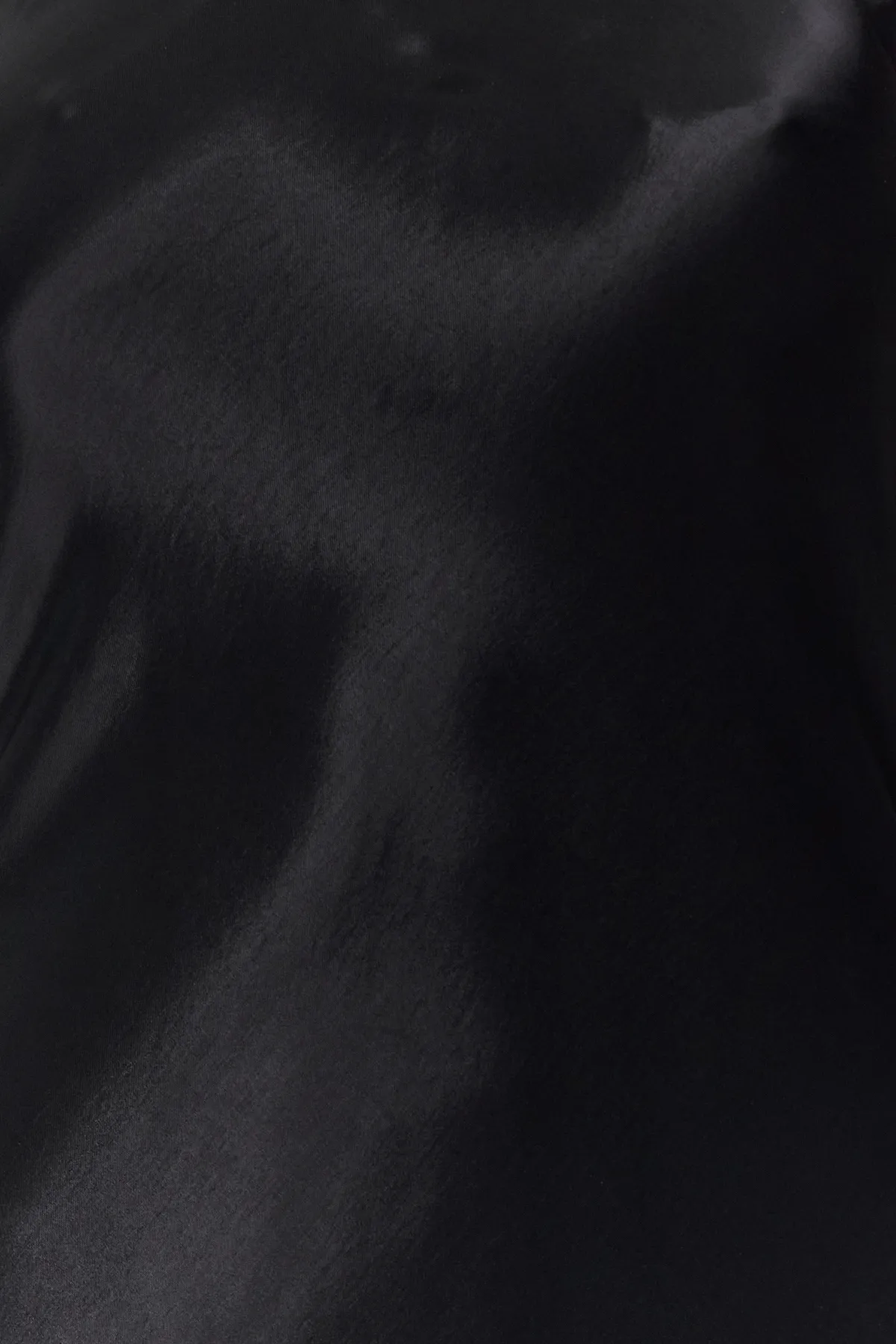 Trendyol Collection  Schwarzes, figurbetontes Midikleid aus gewebtem Satin TWOSS24EL00160