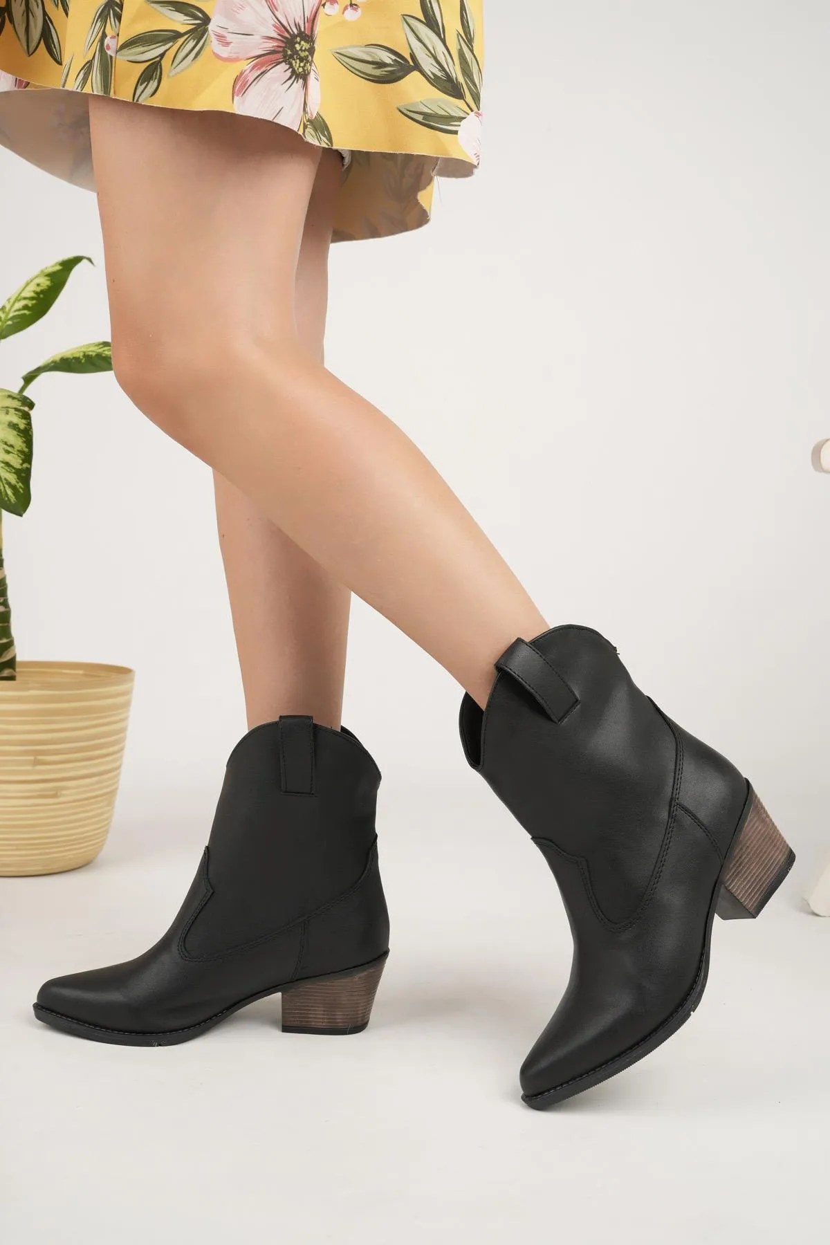 MUGGO  Stilvolle und bequeme Winterstiefel mit Absatz für Damen von Cowboy
