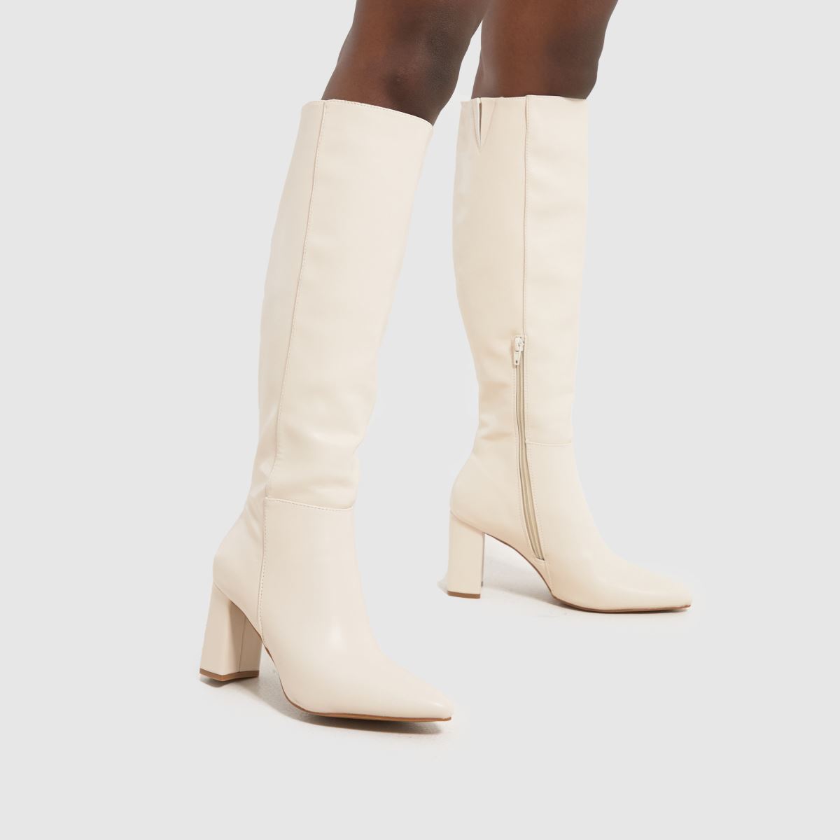 Schuh – Dua – Naturfärgade knähöga stövlar med blockklack